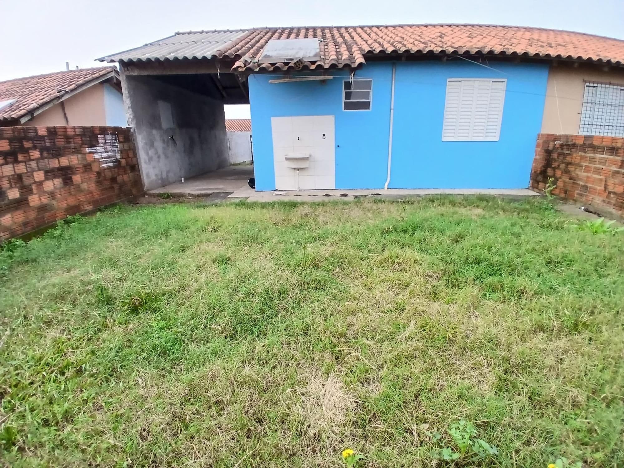 Casa no Diácono João Luiz Pozzobon de 2 dormitórios, sala e cozinha conjugadas, banheiro s — Casa com 2 quartos para alugar em Diácono João Luiz Pozzobon, Santa Maria/RS