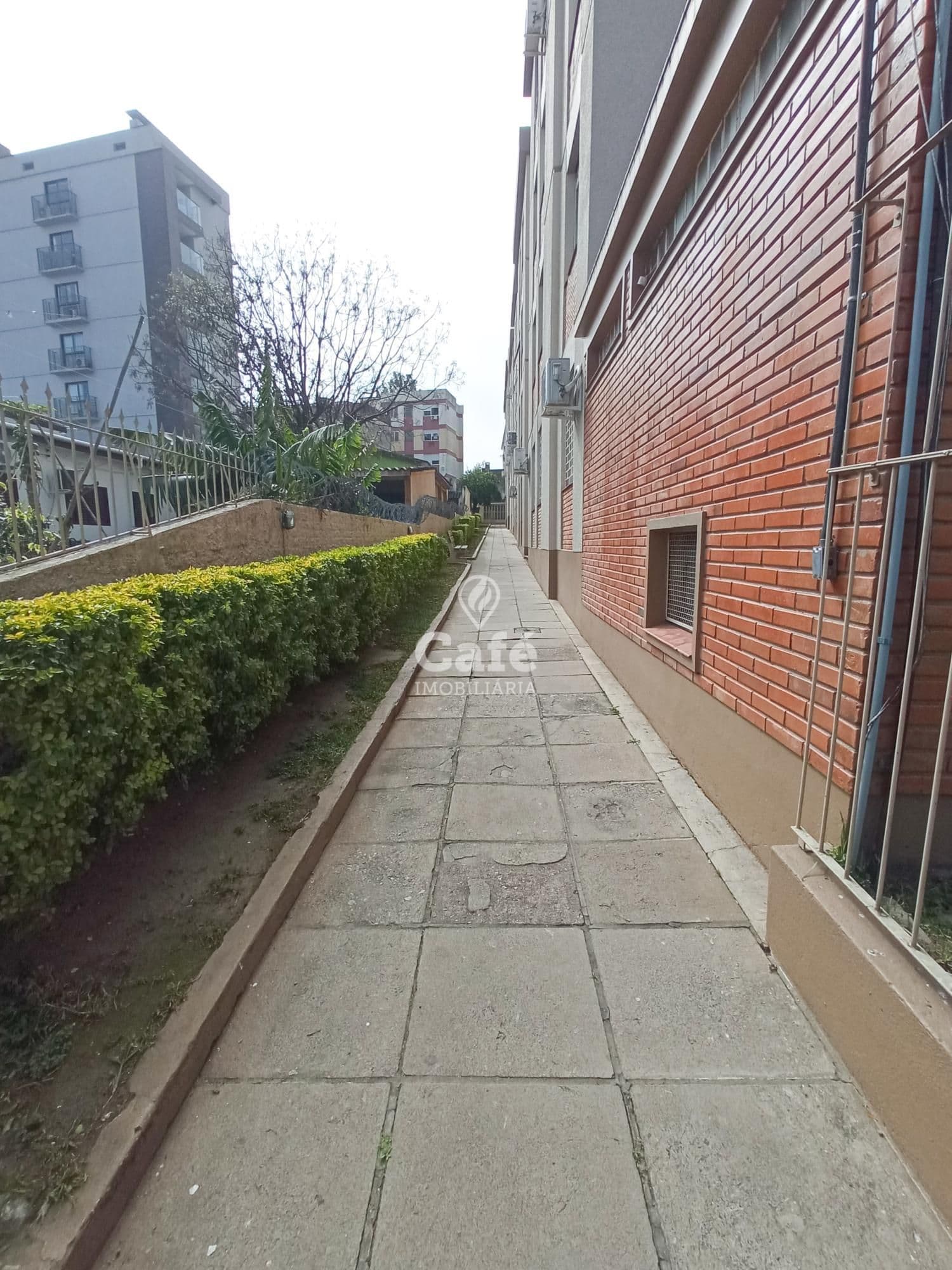 Apartamento Central De 3 Dormitórios, Sala de Estar, Banheiro Social, Cozinha e Área de Se — Apartamento com 3 quartos à venda em Nossa Senhora de Fátima, Santa Maria/RS
