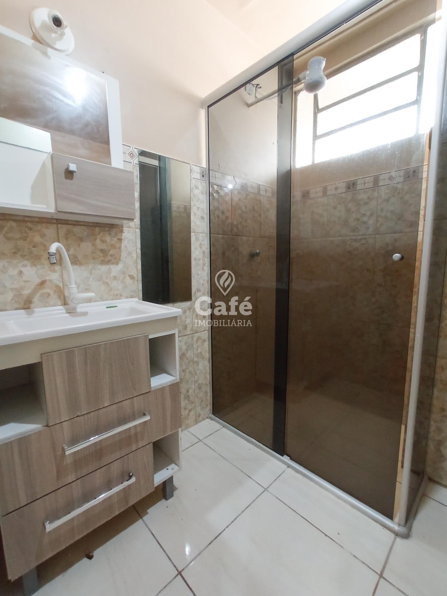 Apartamento Central De 3 Dormitórios, Sala de Estar, Banheiro Social, Cozinha e Área de Se — Apartamento com 3 quartos à venda em Nossa Senhora de Fátima, Santa Maria/RS