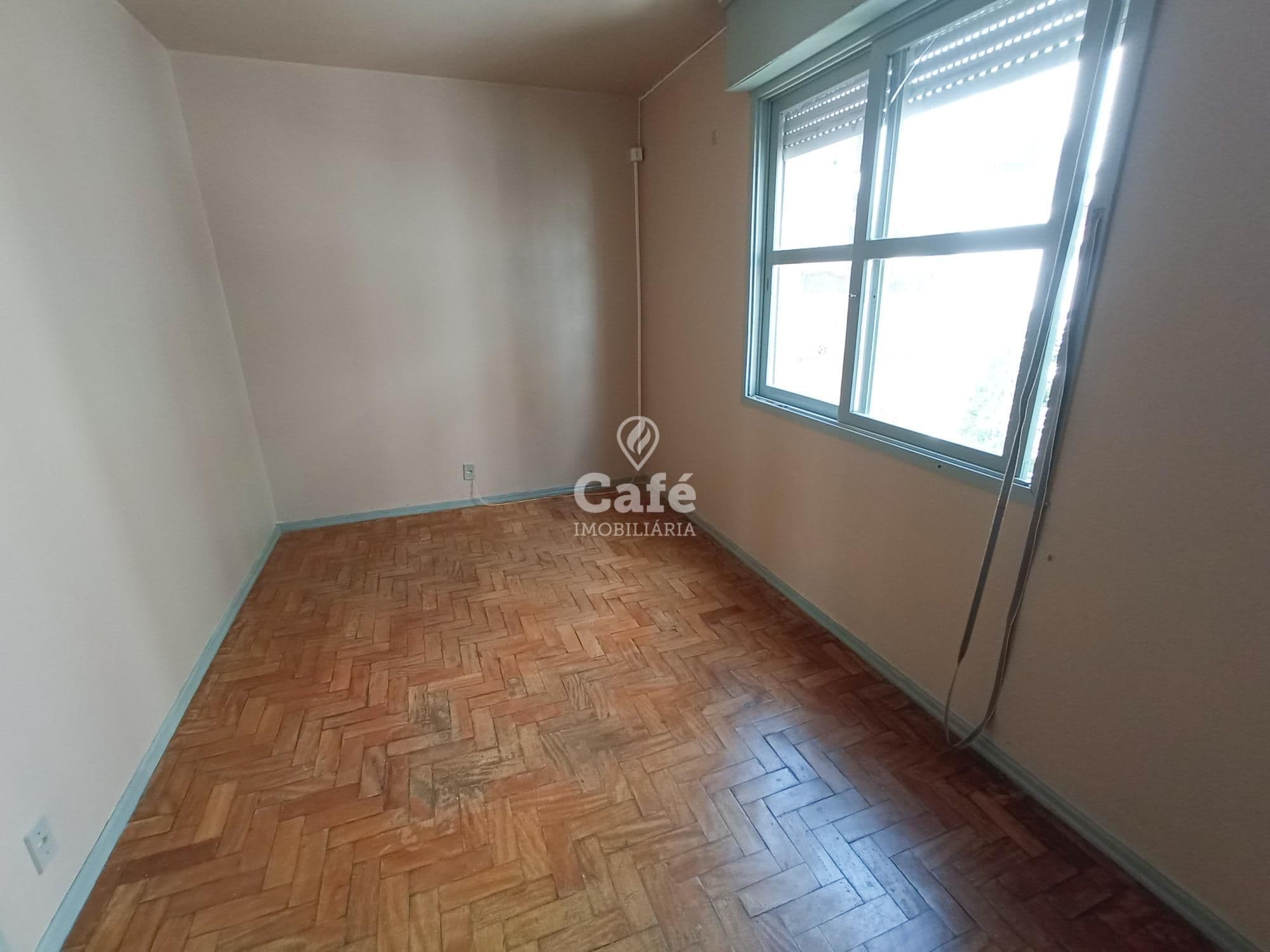 Apartamento Central De 3 Dormitórios, Sala de Estar, Banheiro Social, Cozinha e Área de Se — Apartamento com 3 quartos à venda em Nossa Senhora de Fátima, Santa Maria/RS