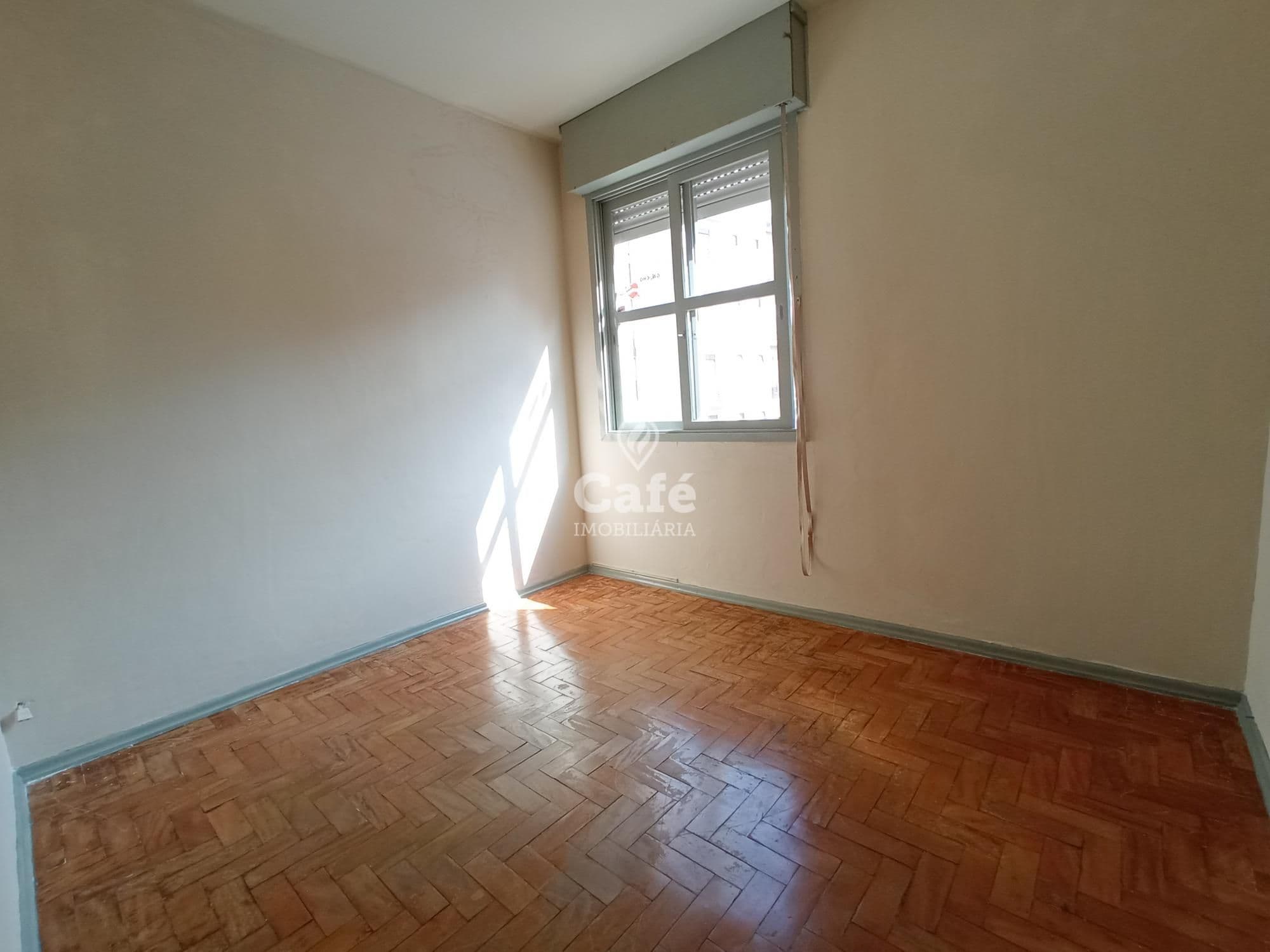 Apartamento Central De 3 Dormitórios, Sala de Estar, Banheiro Social, Cozinha e Área de Se — Apartamento com 3 quartos à venda em Nossa Senhora de Fátima, Santa Maria/RS