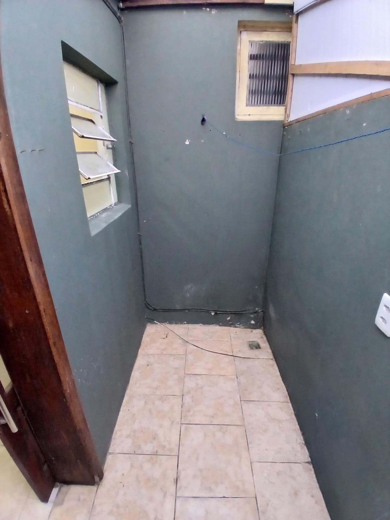 Apartamento semi mobiliado de 1 dormitório, sala e cozinha conjugadas, banheiro social, ár — Apartamento com 1 quarto à venda em Nossa Senhora das Dores, Santa Maria/RS