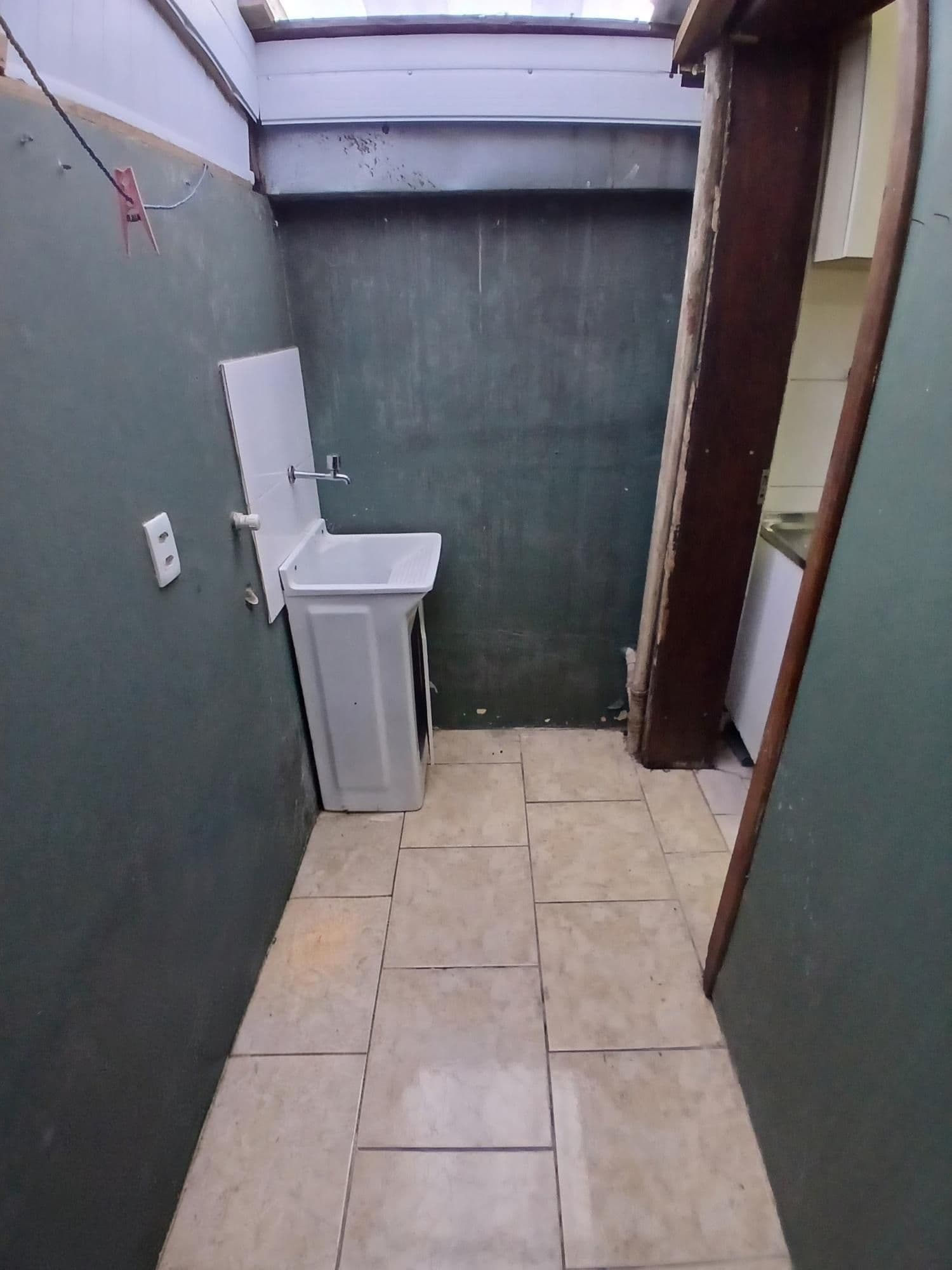Apartamento semi mobiliado de 1 dormitório, sala e cozinha conjugadas, banheiro social, ár — Apartamento com 1 quarto à venda em Nossa Senhora das Dores, Santa Maria/RS