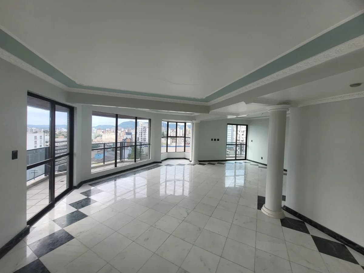 5 dormitórios, 2 suítes, 2 vagas, Av. Presidente Vargas — Apartamento com 5 quartos à venda em Nossa Senhora de Fátima, Santa Maria/RS