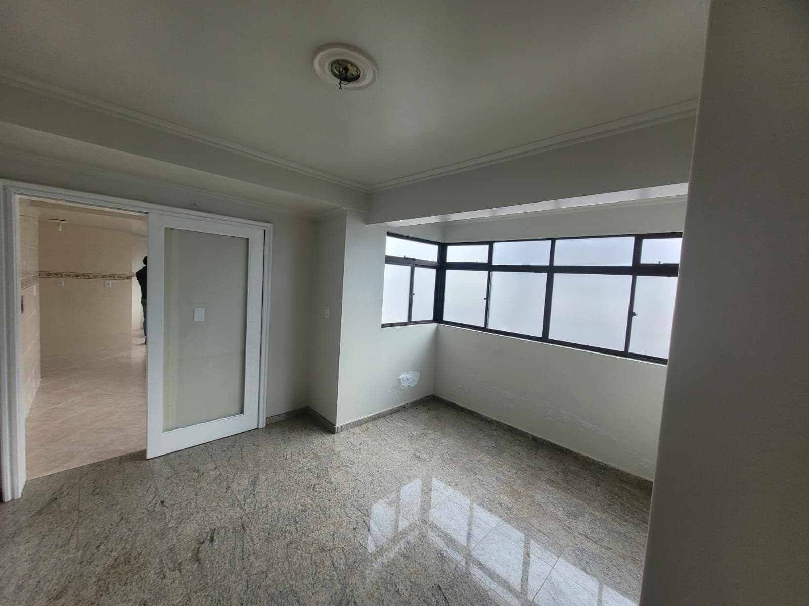 5 dormitórios, 2 suítes, 2 vagas, Av. Presidente Vargas — Apartamento com 5 quartos à venda em Nossa Senhora de Fátima, Santa Maria/RS