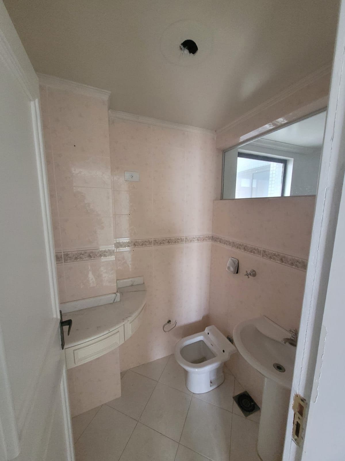 5 dormitórios, 2 suítes, 2 vagas, Av. Presidente Vargas — Apartamento com 5 quartos à venda em Nossa Senhora de Fátima, Santa Maria/RS
