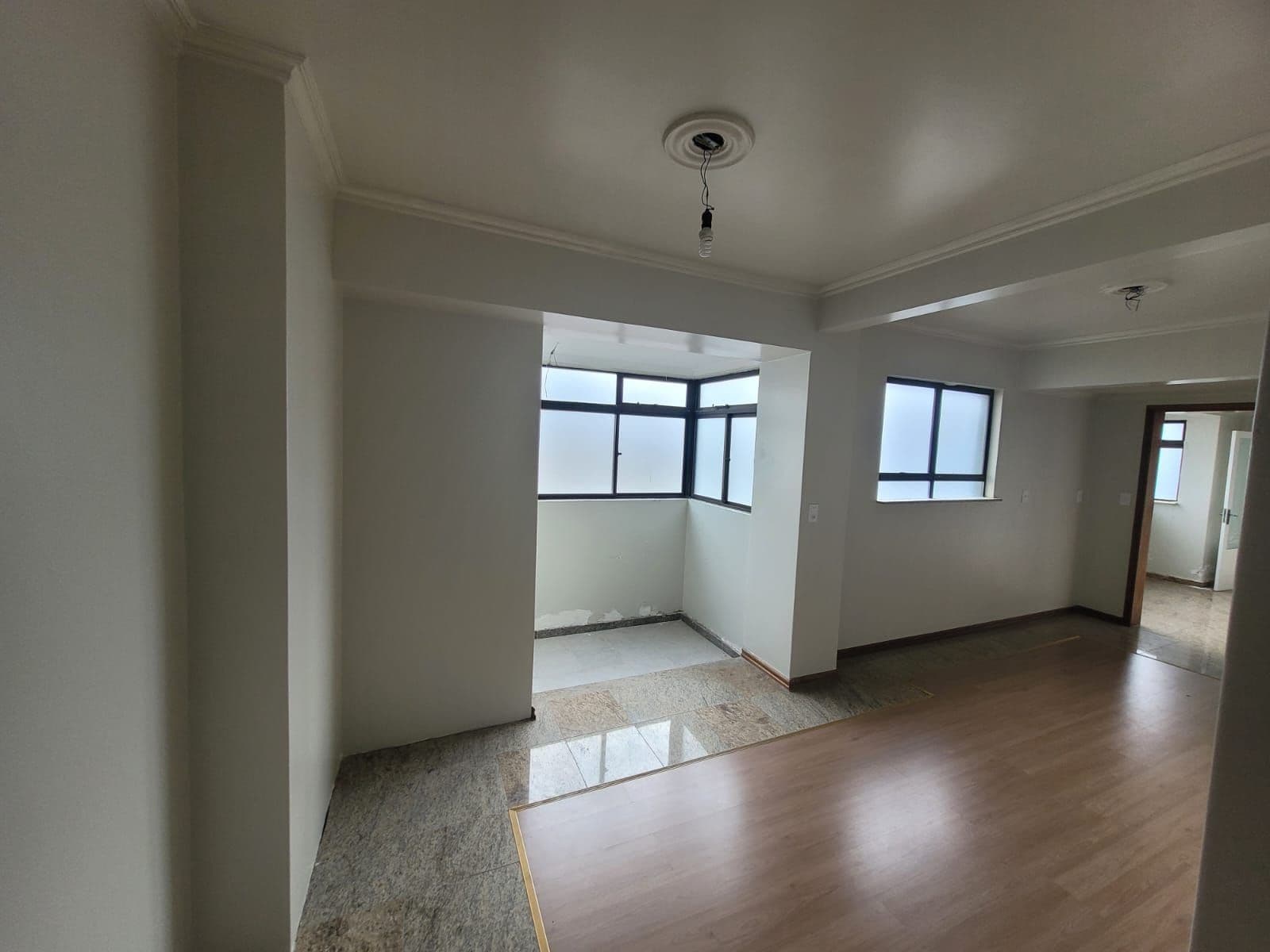 5 dormitórios, 2 suítes, 2 vagas, Av. Presidente Vargas — Apartamento com 5 quartos à venda em Nossa Senhora de Fátima, Santa Maria/RS