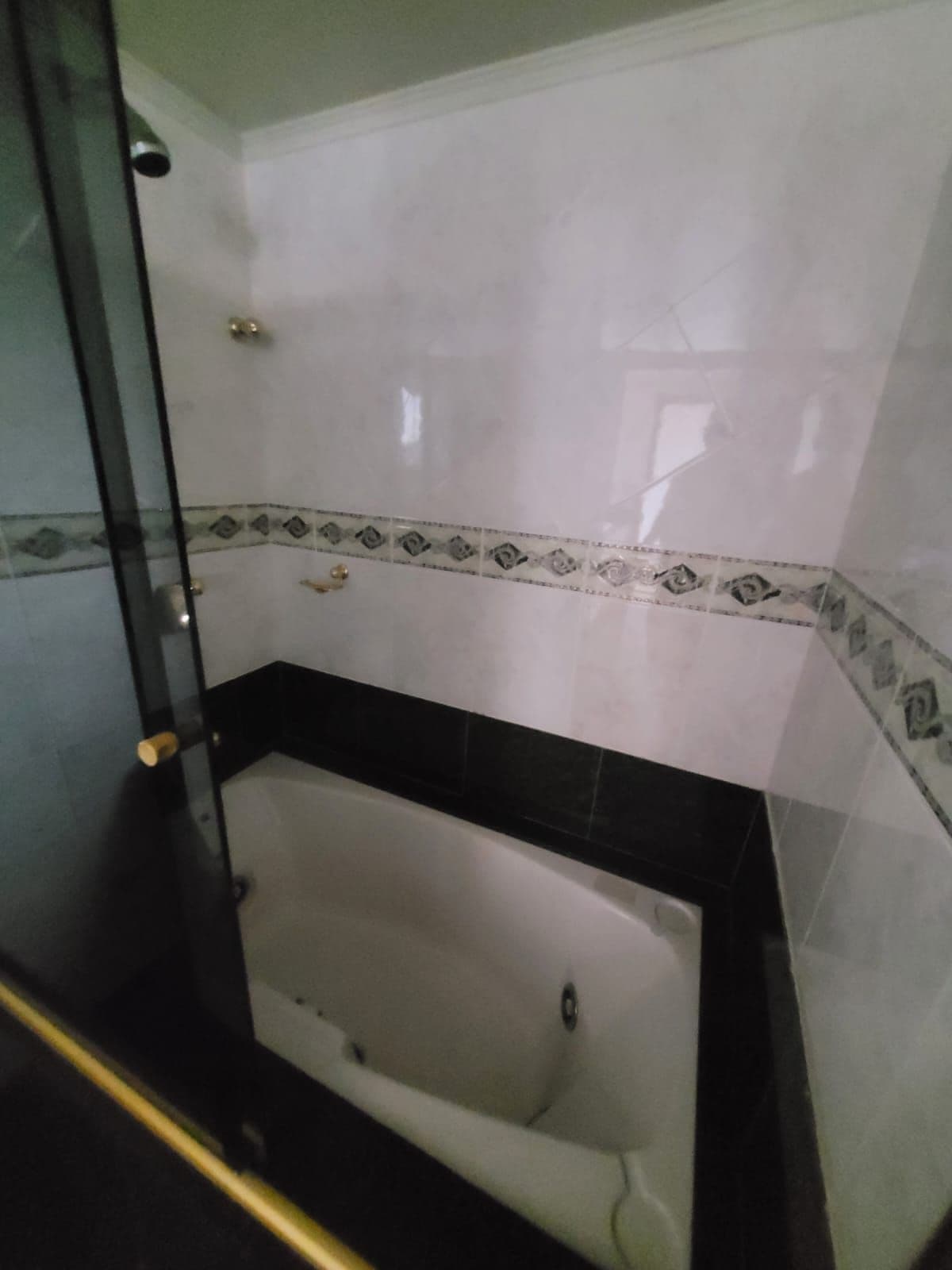 5 dormitórios, 2 suítes, 2 vagas, Av. Presidente Vargas — Apartamento com 5 quartos à venda em Nossa Senhora de Fátima, Santa Maria/RS