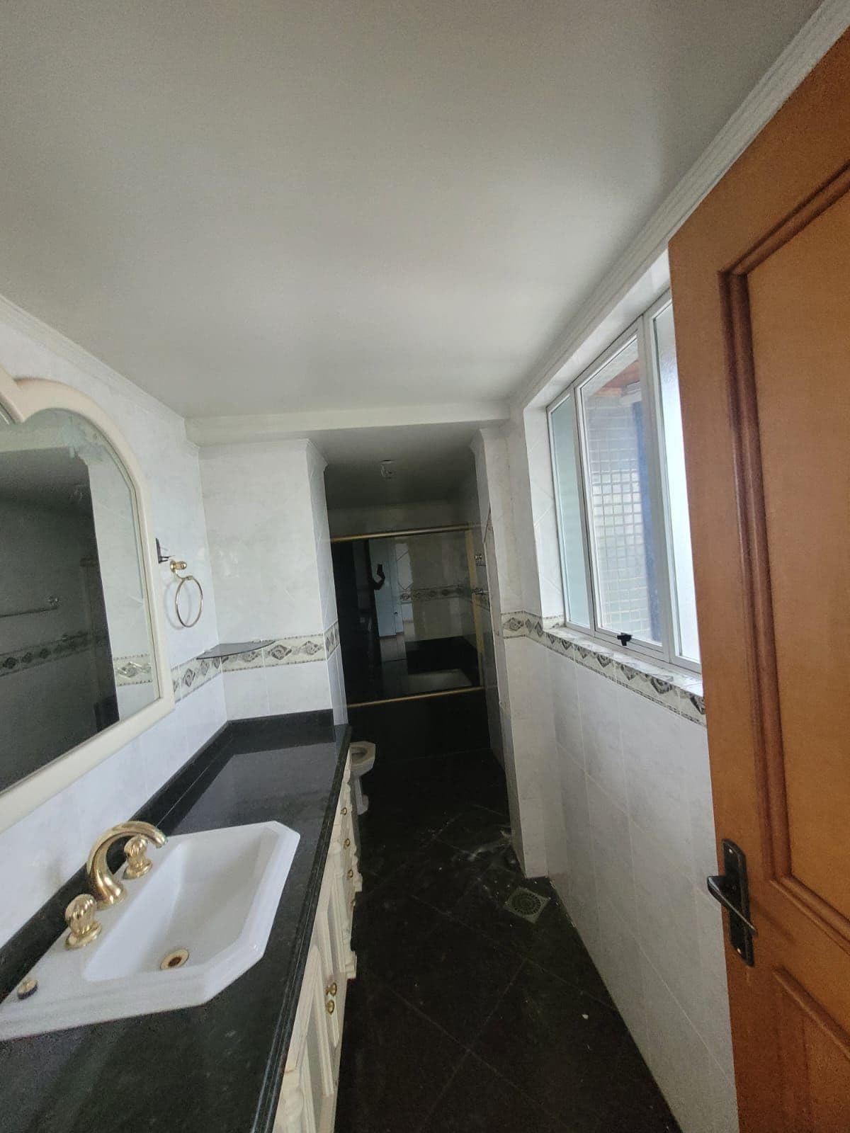 5 dormitórios, 2 suítes, 2 vagas, Av. Presidente Vargas — Apartamento com 5 quartos à venda em Nossa Senhora de Fátima, Santa Maria/RS