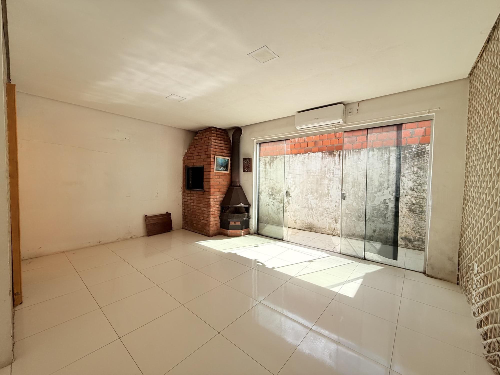 Casa com 3 dormitórios em condomínio fechado — Casa com 3 quartos à venda em Cerrito, Santa Maria/RS
