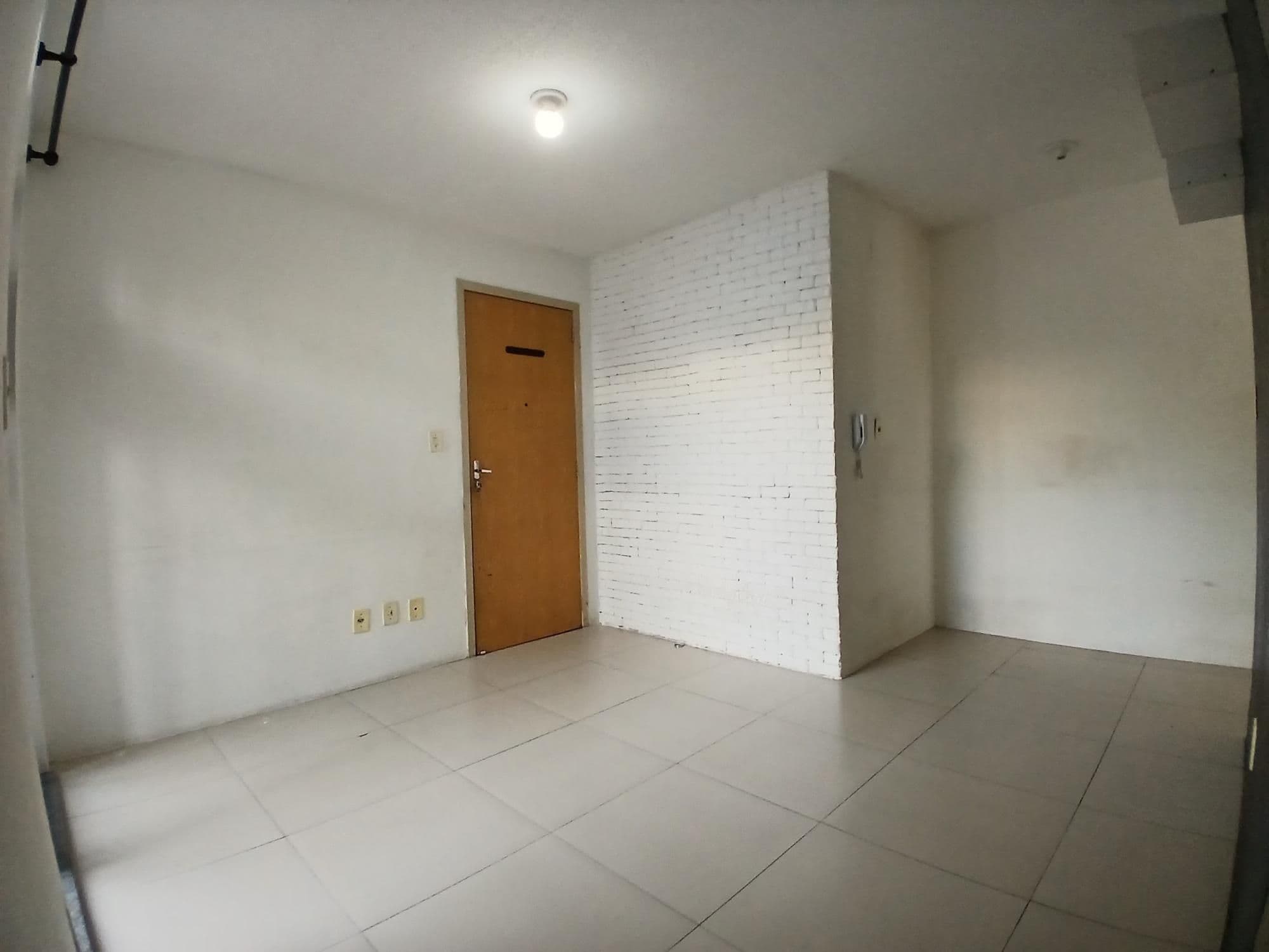 Apartamento térreo de 3 dormitórios, sala de estar, banheiro social, cozinha, área de serv — Apartamento com 3 quartos para alugar em Nossa Senhora do Rosário, Santa Maria/RS
