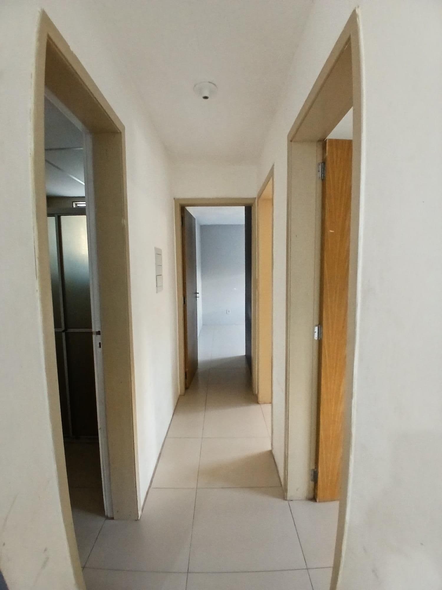 Apartamento térreo de 3 dormitórios, sala de estar, banheiro social, cozinha, área de serv — Apartamento com 3 quartos para alugar em Nossa Senhora do Rosário, Santa Maria/RS