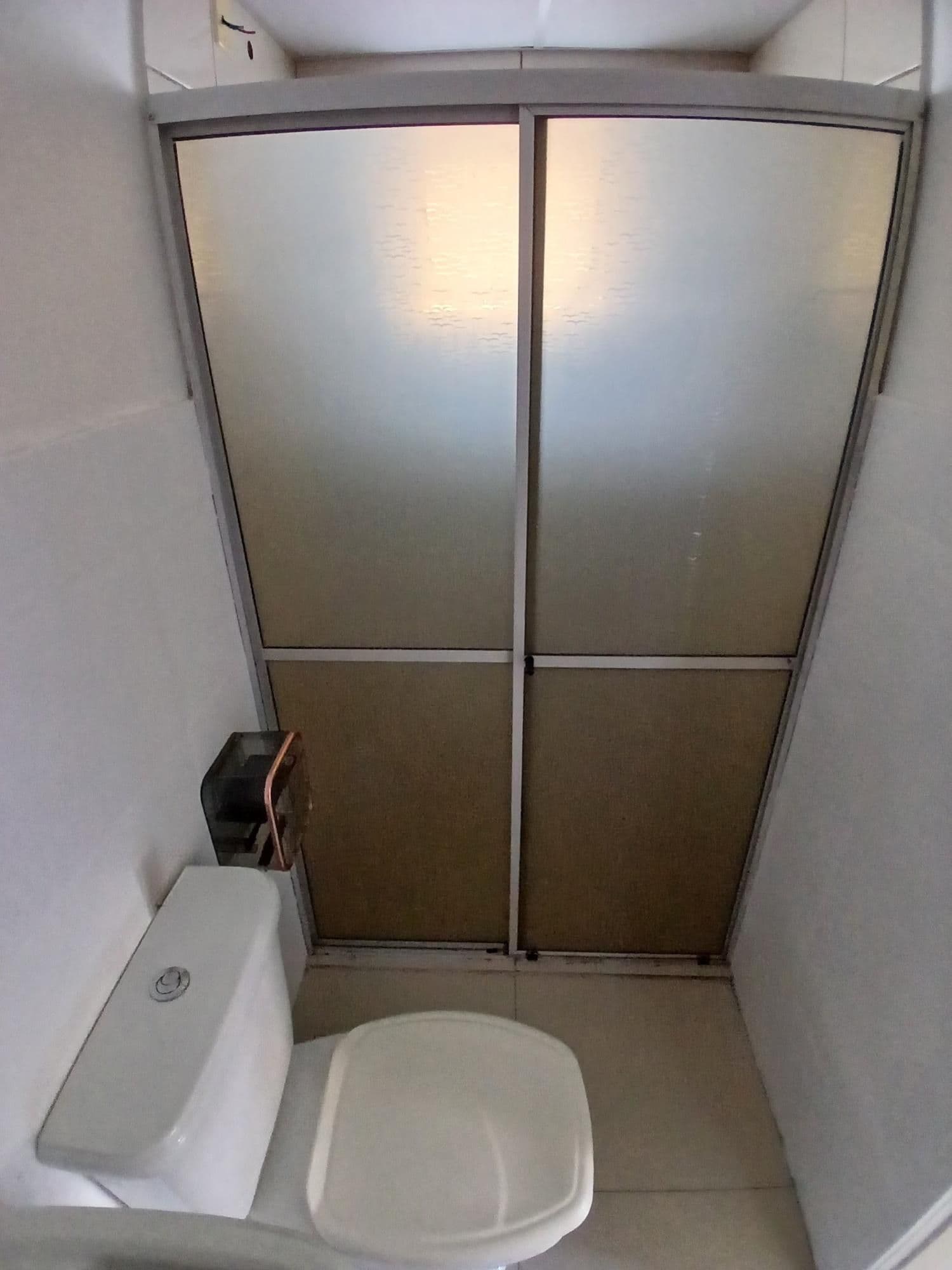 Apartamento térreo de 3 dormitórios, sala de estar, banheiro social, cozinha, área de serv — Apartamento com 3 quartos para alugar em Nossa Senhora do Rosário, Santa Maria/RS