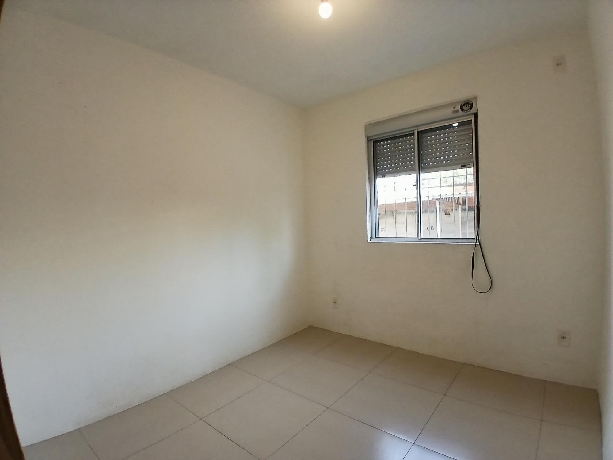 Apartamento térreo de 3 dormitórios, sala de estar, banheiro social, cozinha, área de serv — Apartamento com 3 quartos para alugar em Nossa Senhora do Rosário, Santa Maria/RS