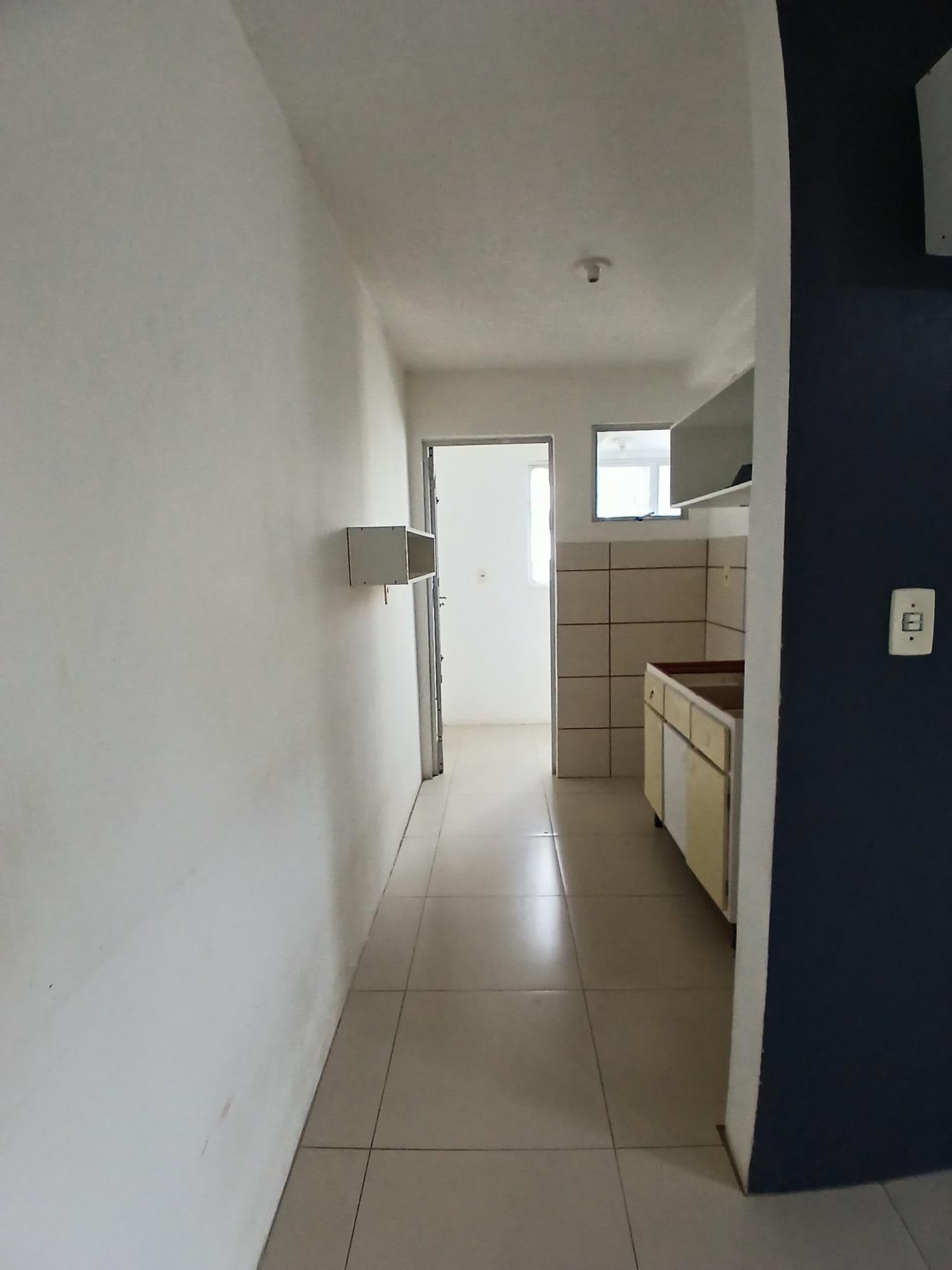 Apartamento térreo de 3 dormitórios, sala de estar, banheiro social, cozinha, área de serv — Apartamento com 3 quartos para alugar em Nossa Senhora do Rosário, Santa Maria/RS