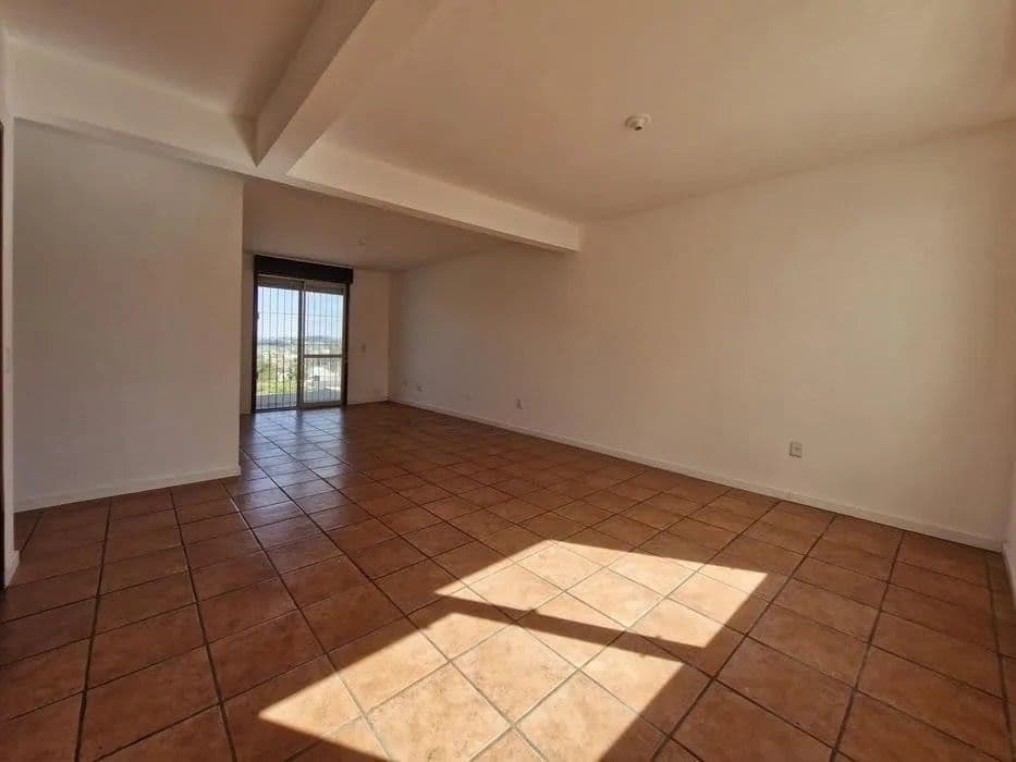 Apartamento de 2 dormitórios, suíte, sala de estar, banheiro social, cozinha, área de serv — Apartamento com 2 quartos à venda em Nossa Senhora do Rosário, Santa Maria/RS