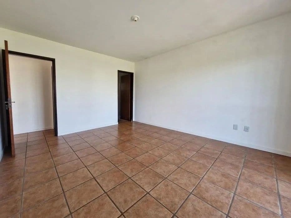 Apartamento de 2 dormitórios, suíte, sala de estar, banheiro social, cozinha, área de serv — Apartamento com 2 quartos à venda em Nossa Senhora do Rosário, Santa Maria/RS