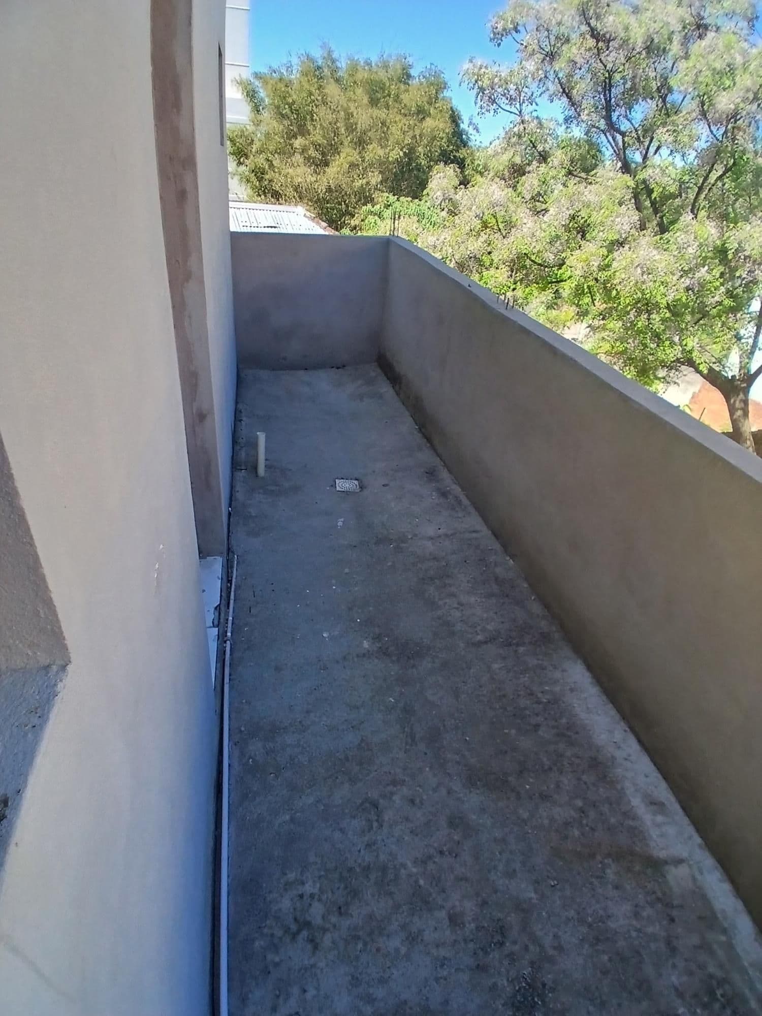 Casa de 1 dormitório, sala e cozinha conjugadas e área de serviço para locação — Casa com 1 quarto para alugar em Nossa Senhora de Lourdes, Santa Maria/RS