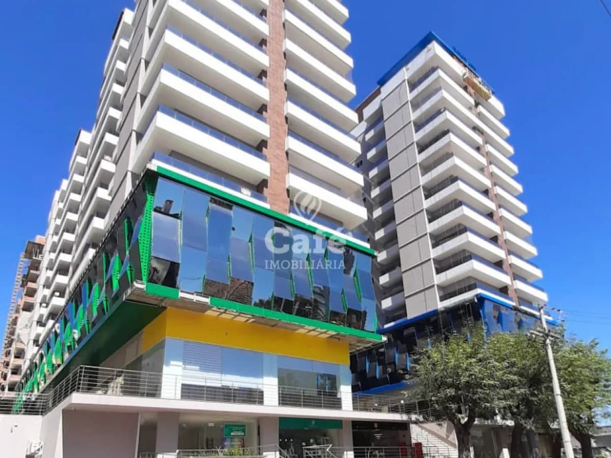 Apartamento 2 quartos, suíte, andar alto, com 2 sacadas churrasqueira elevador e garagem — Apartamento com 2 quartos para alugar em Centro, Santa Maria/RS