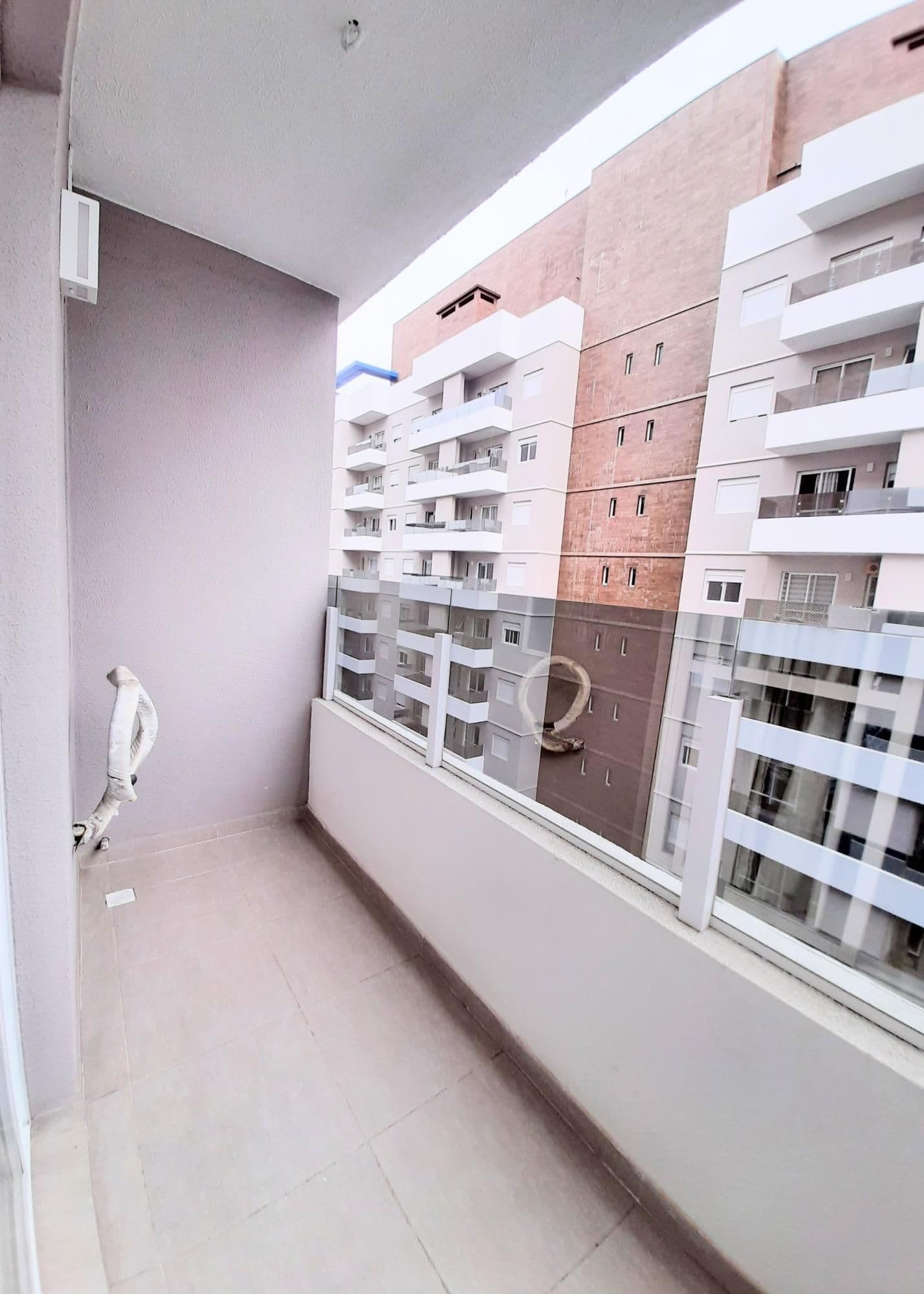 Apartamento 2 quartos, suíte, andar alto, com 2 sacadas churrasqueira elevador e garagem — Apartamento com 2 quartos para alugar em Centro, Santa Maria/RS