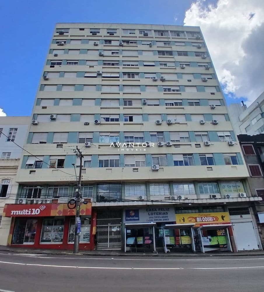 Fachada do prédio com lojas no térreo — Sala Comercial com 1 sala à venda em Centro, Santa Maria/RS