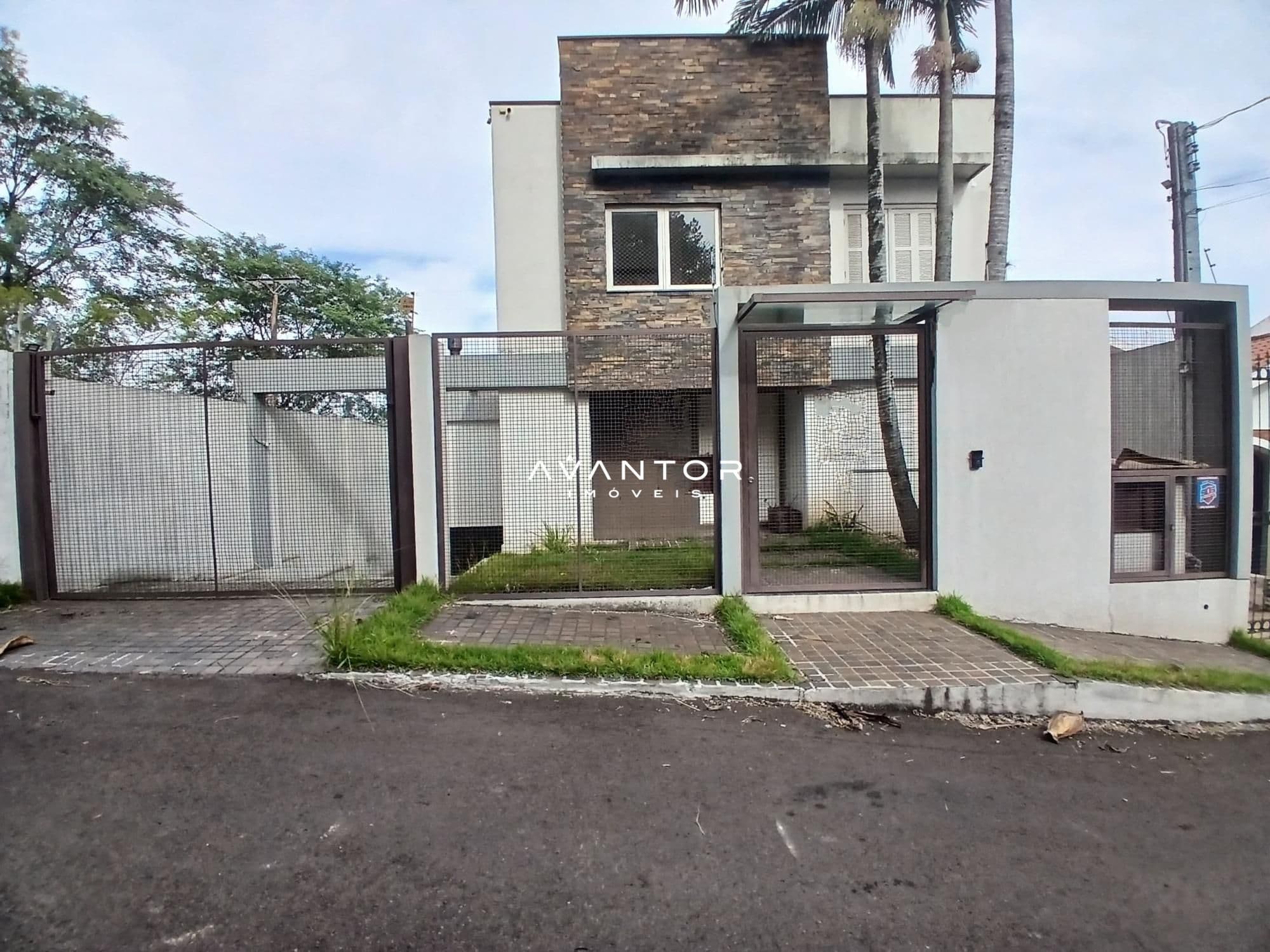Casa com 4 quartos à venda em Nossa Senhora de Lourdes, Santa Maria/RS — foto 2 de 56