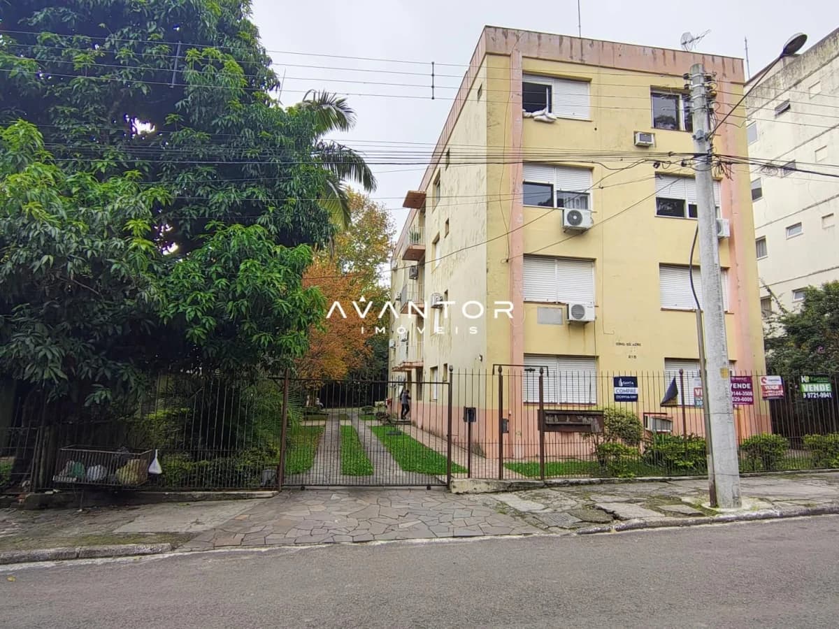 Fachada do prédio com entrada e portão — Apartamento com 3 quartos à venda no Edifício Acre, em Nonoai, Santa Maria/RS