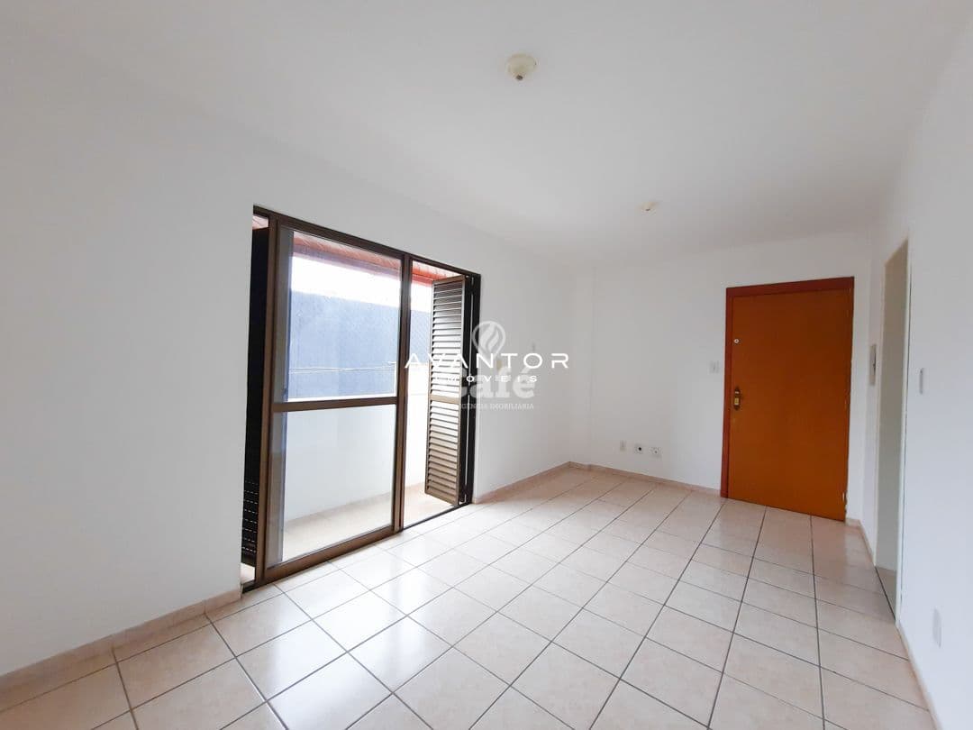 Apartamento com 2 quartos à venda no Edifício Lorenzi, em Nossa Senhora Medianeira, Santa Maria/RS — foto 3 de 14