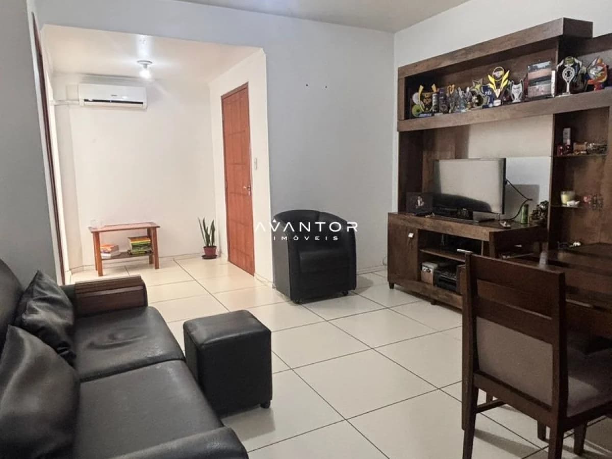 Sala de estar com armários planejados — Apartamento com 2 quartos à venda em Patronato, Santa Maria/RS