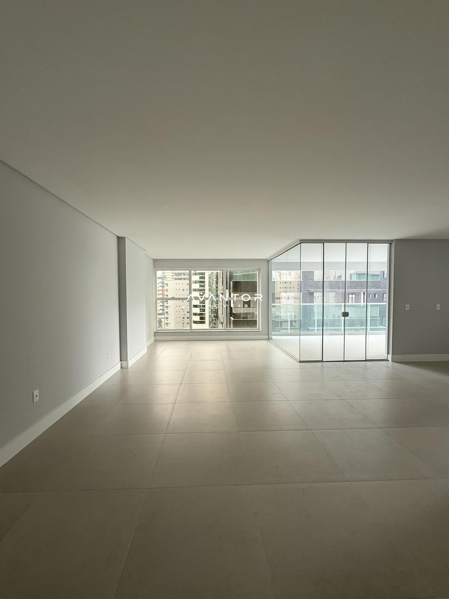 Apartamento com 3 quartos à venda no El Elyon, em Meia Praia, Itapema/SC — foto 2 de 12