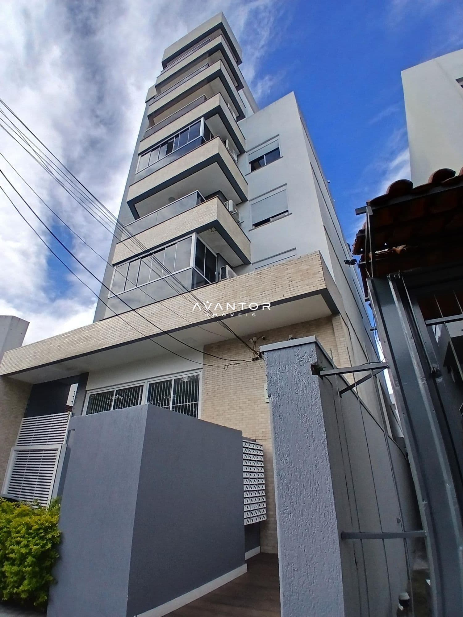 Fachada do prédio com sacadas — Apartamento com 1 quarto à venda no Residencial Visione, em Menino Jesus, Santa Maria/RS