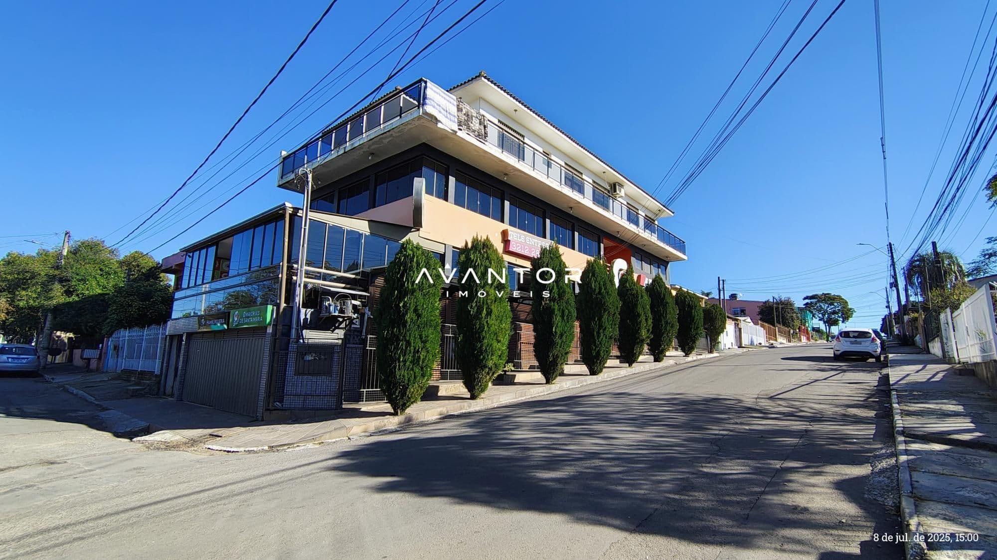 Fachada do prédio com sacada — Prédio Comercial com 2 salas à venda em Juscelino Kubitschek, Santa Maria/RS