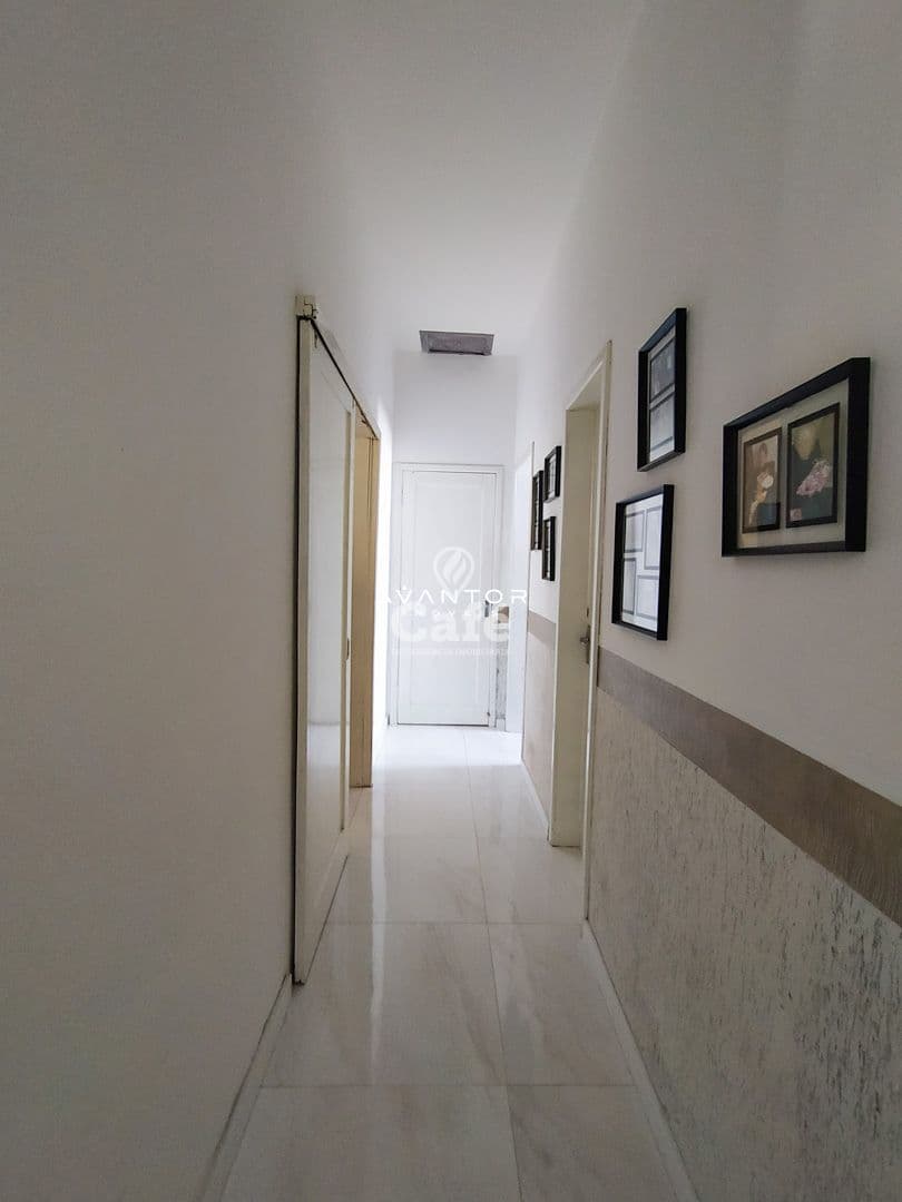 Casa com 4 dormitórios, piscina, pátio, em bairro central, Santa Maria/RS — Casa com 4 quartos à venda em Centro, Santa Maria/RS