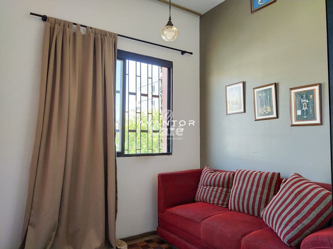 Casa com 4 dormitórios, piscina, pátio, em bairro central, Santa Maria/RS — Casa com 4 quartos à venda em Centro, Santa Maria/RS