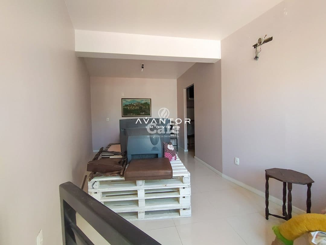 Casa com 4 dormitórios, piscina, pátio, em bairro central, Santa Maria/RS — Casa com 4 quartos à venda em Centro, Santa Maria/RS
