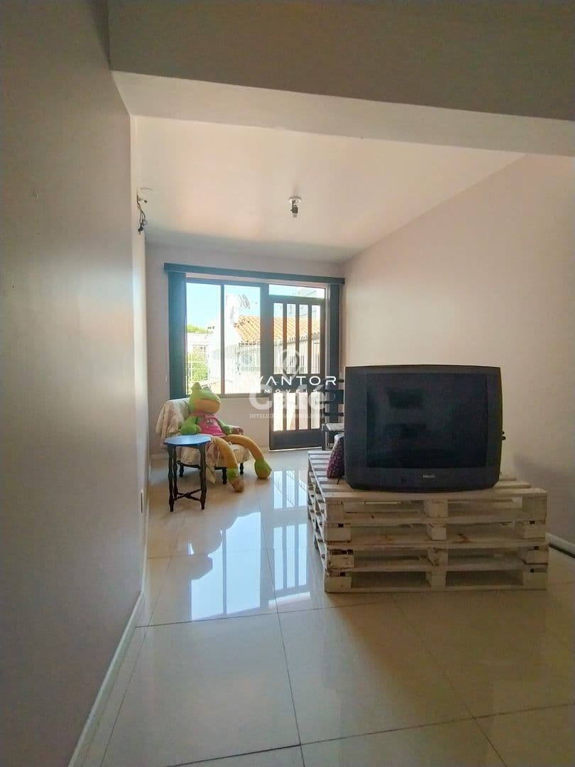 Casa com 4 dormitórios, piscina, pátio, em bairro central, Santa Maria/RS — Casa com 4 quartos à venda em Centro, Santa Maria/RS