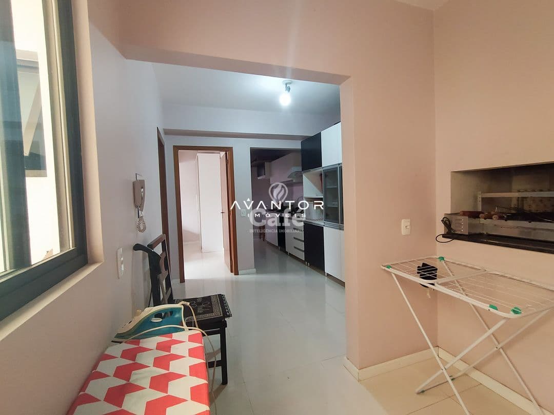 Casa com 4 dormitórios, piscina, pátio, em bairro central, Santa Maria/RS — Casa com 4 quartos à venda em Centro, Santa Maria/RS
