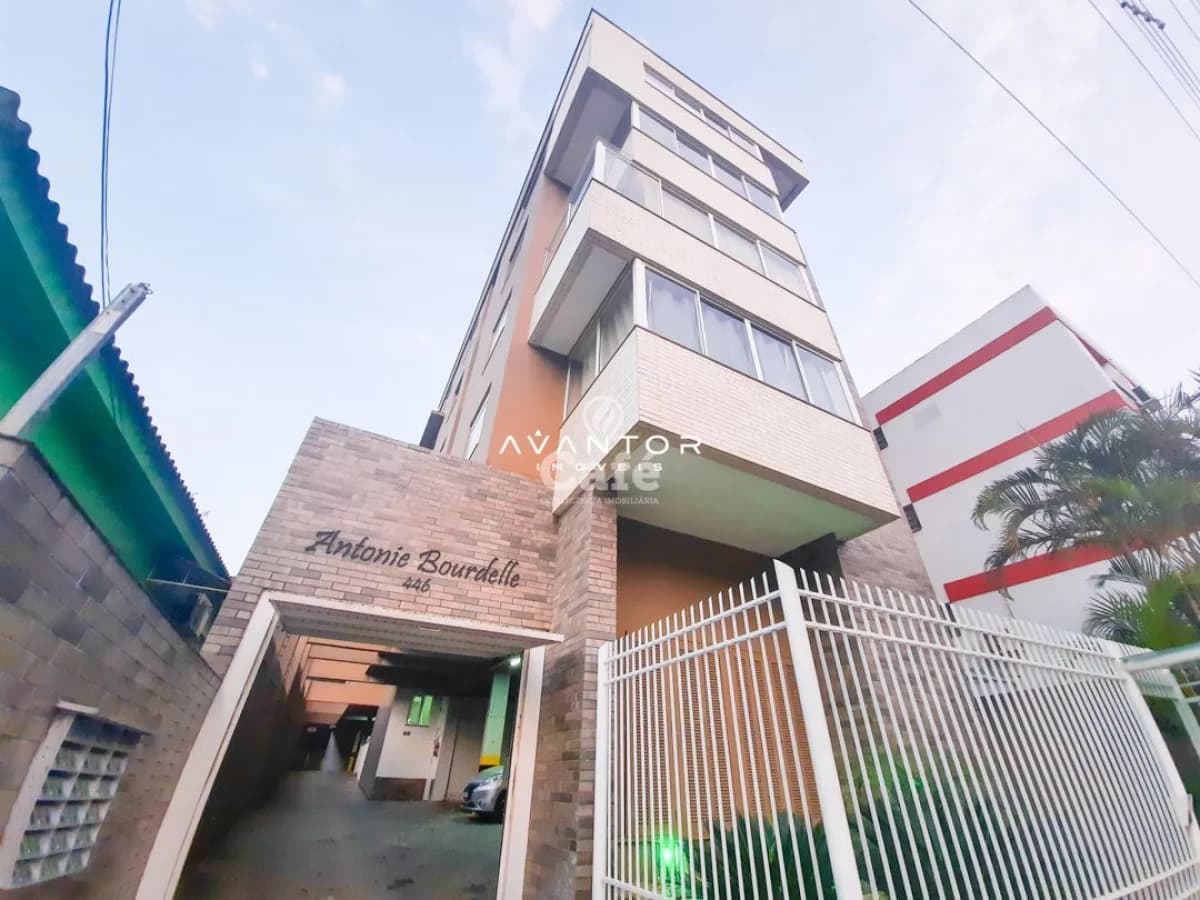 Fachada do prédio com garagem — Apartamento com 1 quarto à venda em Nossa Senhora do Rosário, Santa Maria/RS