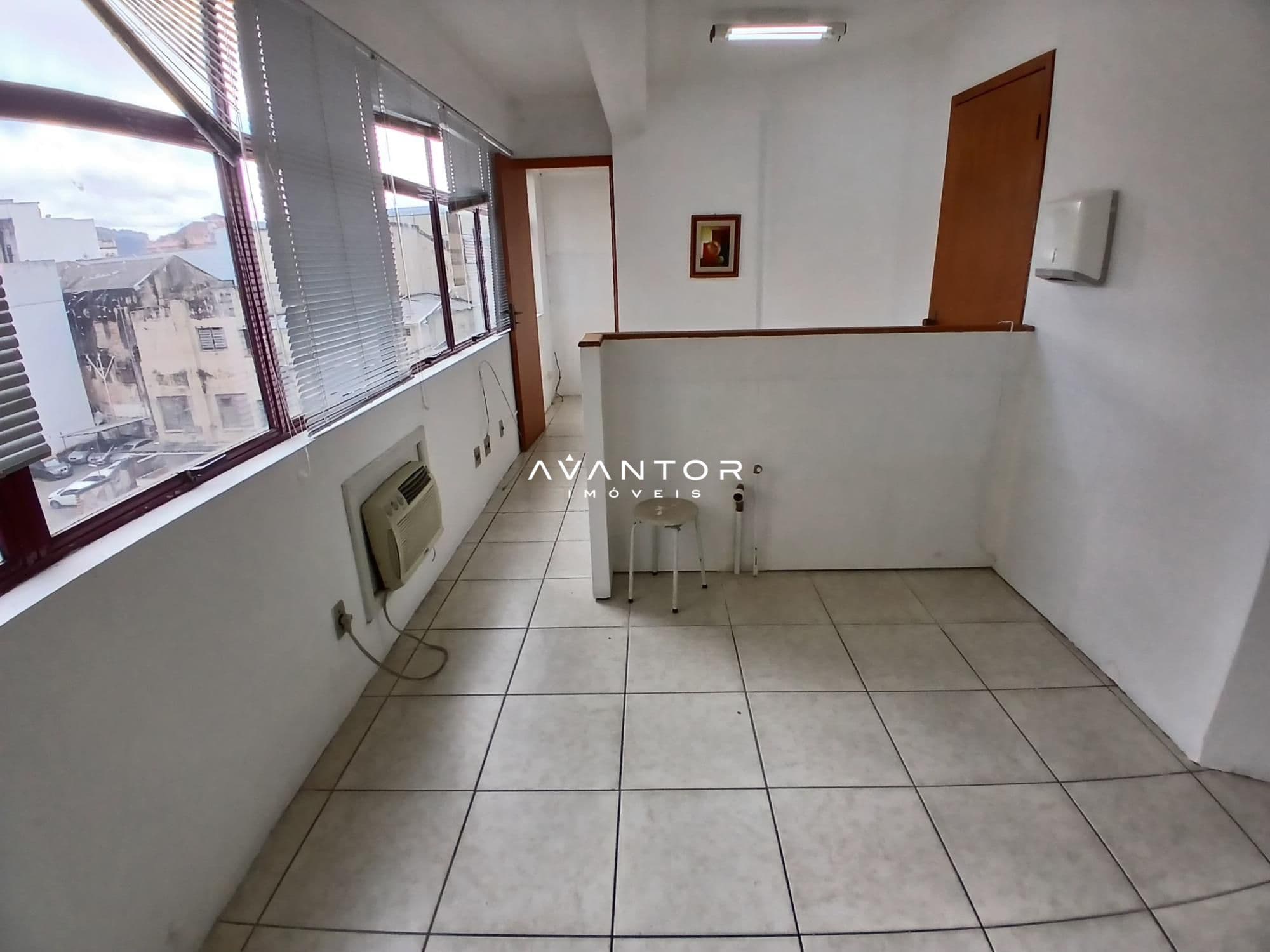 Sala Comercial com 3 salas à venda no Centro Profissional O Continente, em Centro, Santa Maria/RS — foto 9 de 12