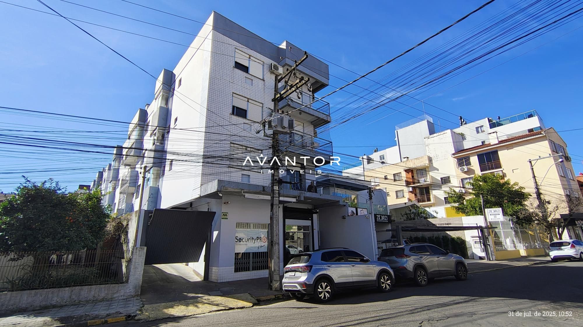 Fachada do prédio com garagem — Apartamento com 3 quartos à venda em Nossa Senhora de Fátima, Santa Maria/RS