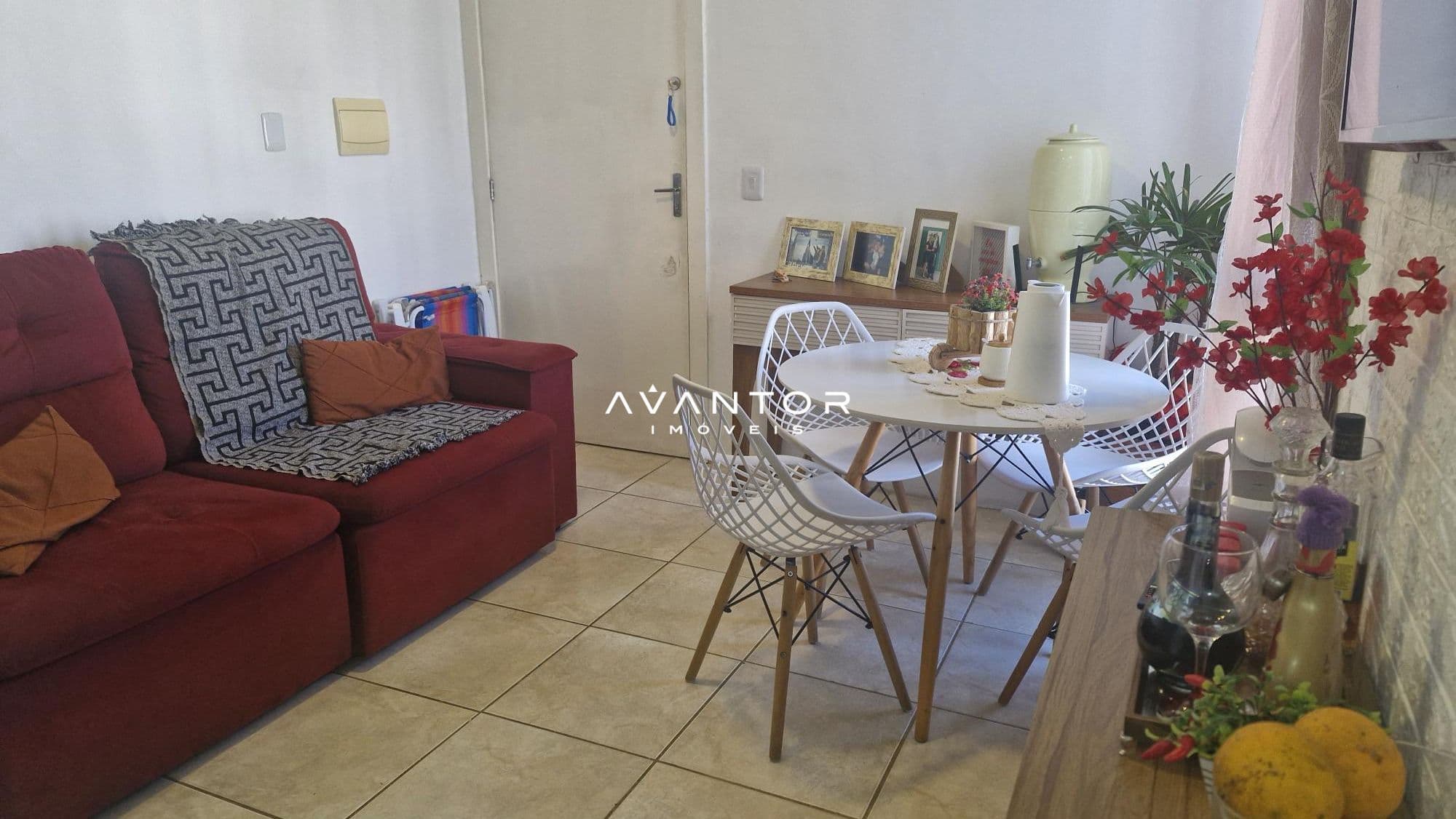 Sala de estar integrada à cozinha — Apartamento com 2 quartos à venda no Residencial Aruba, em Urlândia, Santa Maria/RS