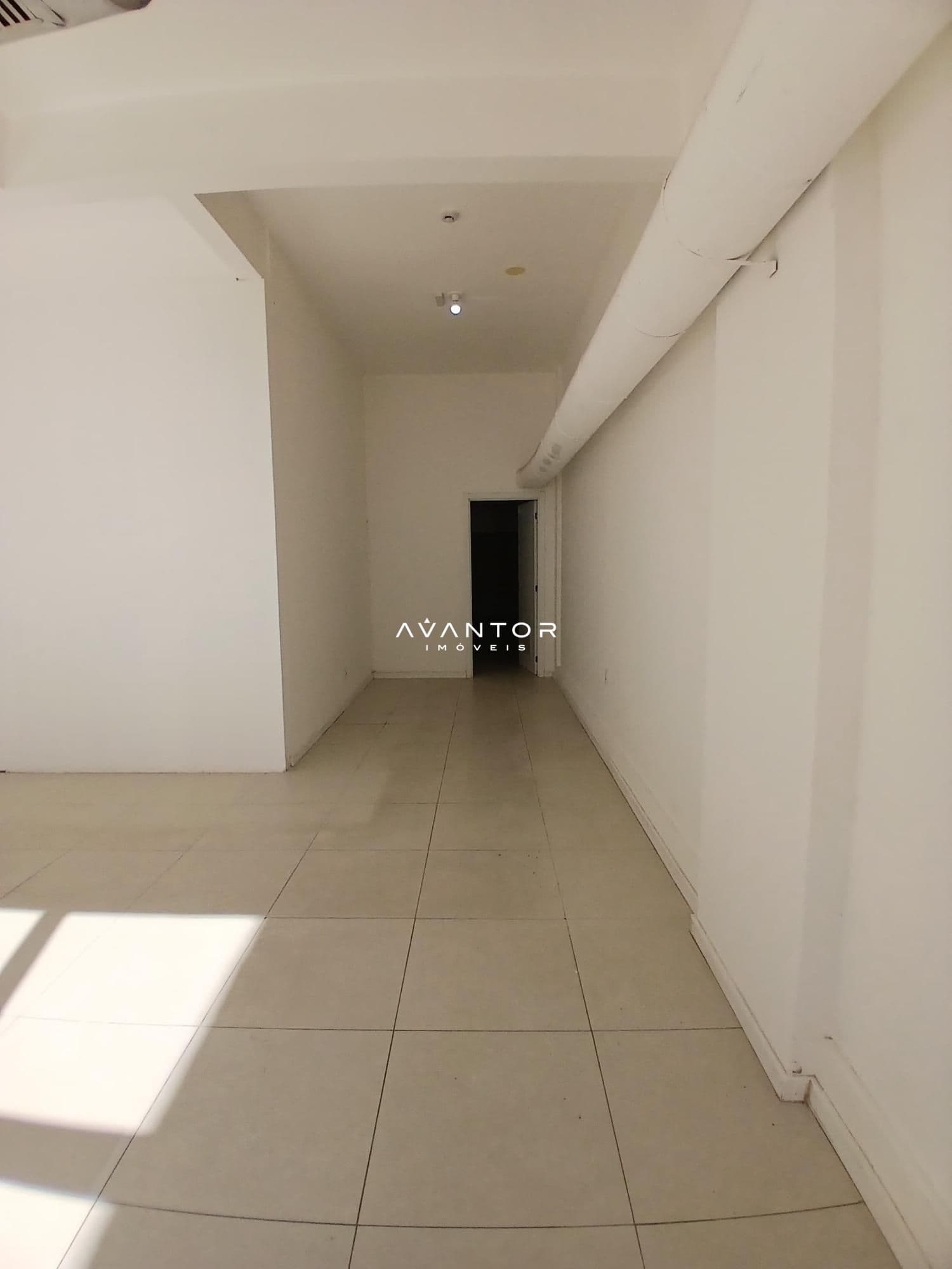 Loja com 3 salas para alugar no Edifício Namastê, em Centro, Santa Maria/RS — foto 22 de 25