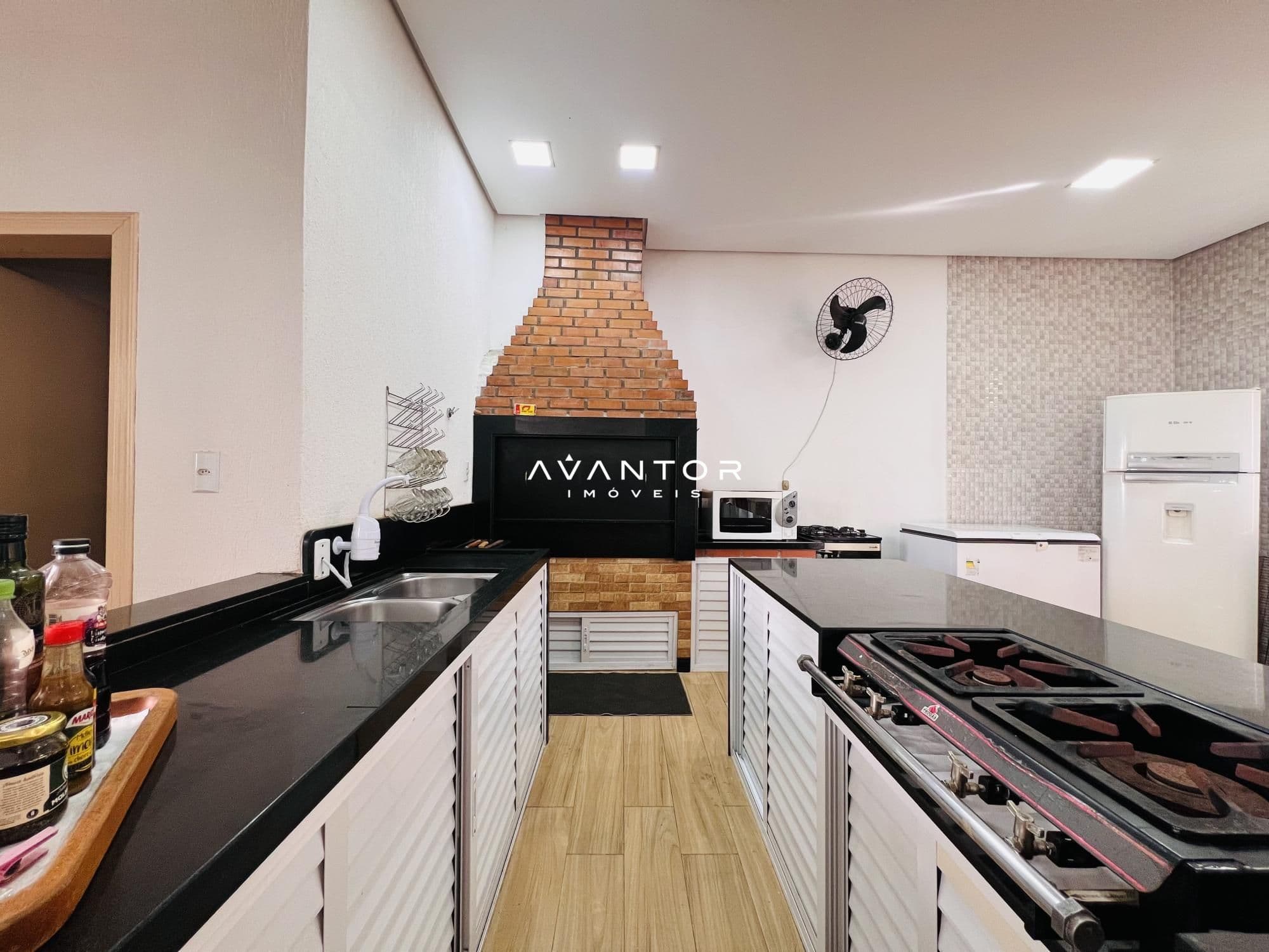 Área gourmet equipada — Casa com 4 quartos à venda em Nossa Senhora do Rosário, Santa Maria/RS