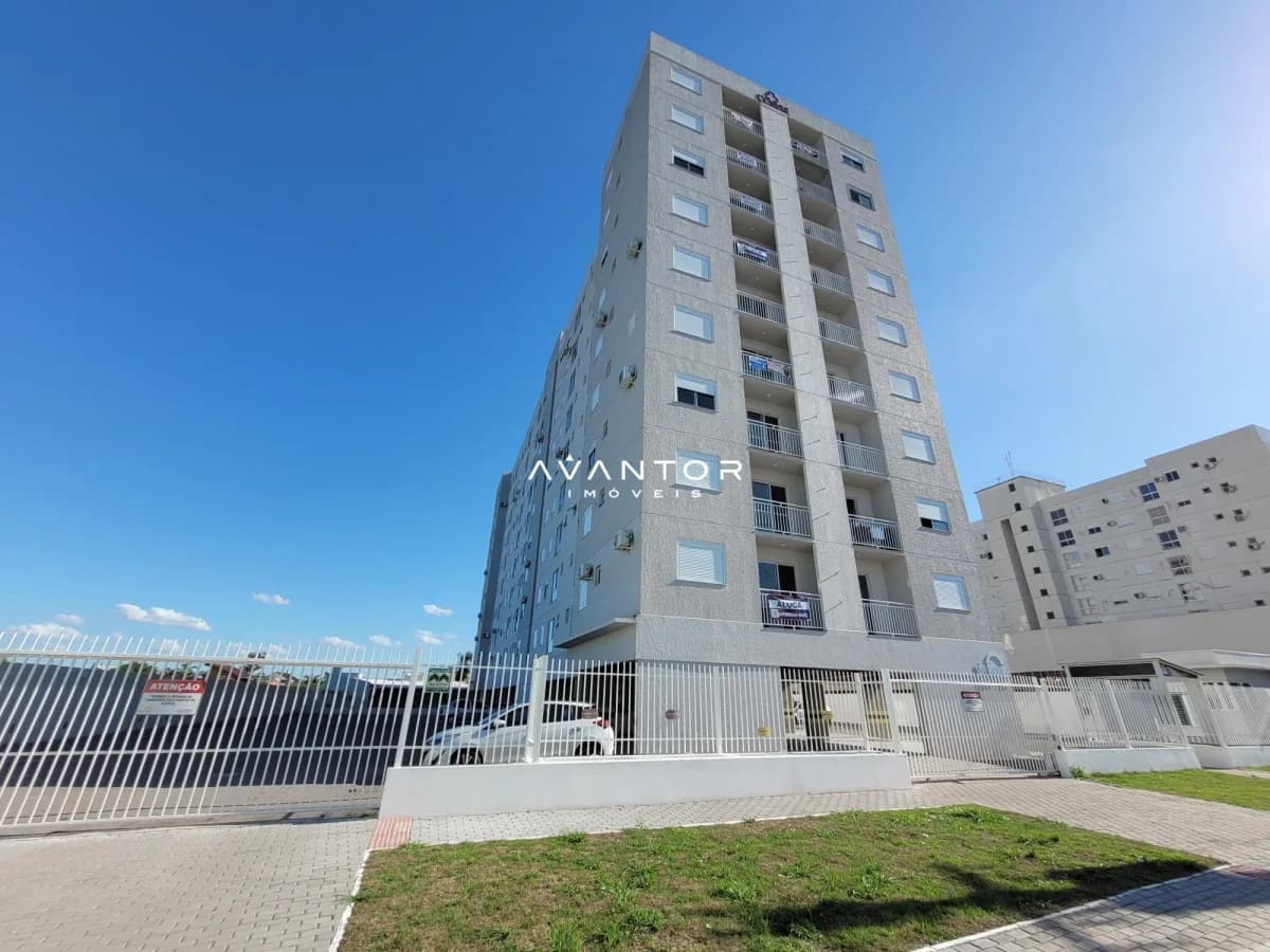 Fachada do prédio com portaria — Apartamento com 2 quartos à venda no Residencial São Roque, em Camobi, Santa Maria/RS