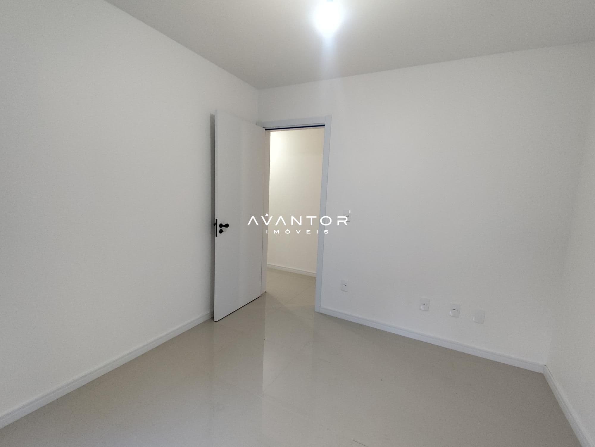Apartamento com 2 quartos à venda no Edifício Távira, em Uglione, Santa Maria/RS — foto 5 de 11