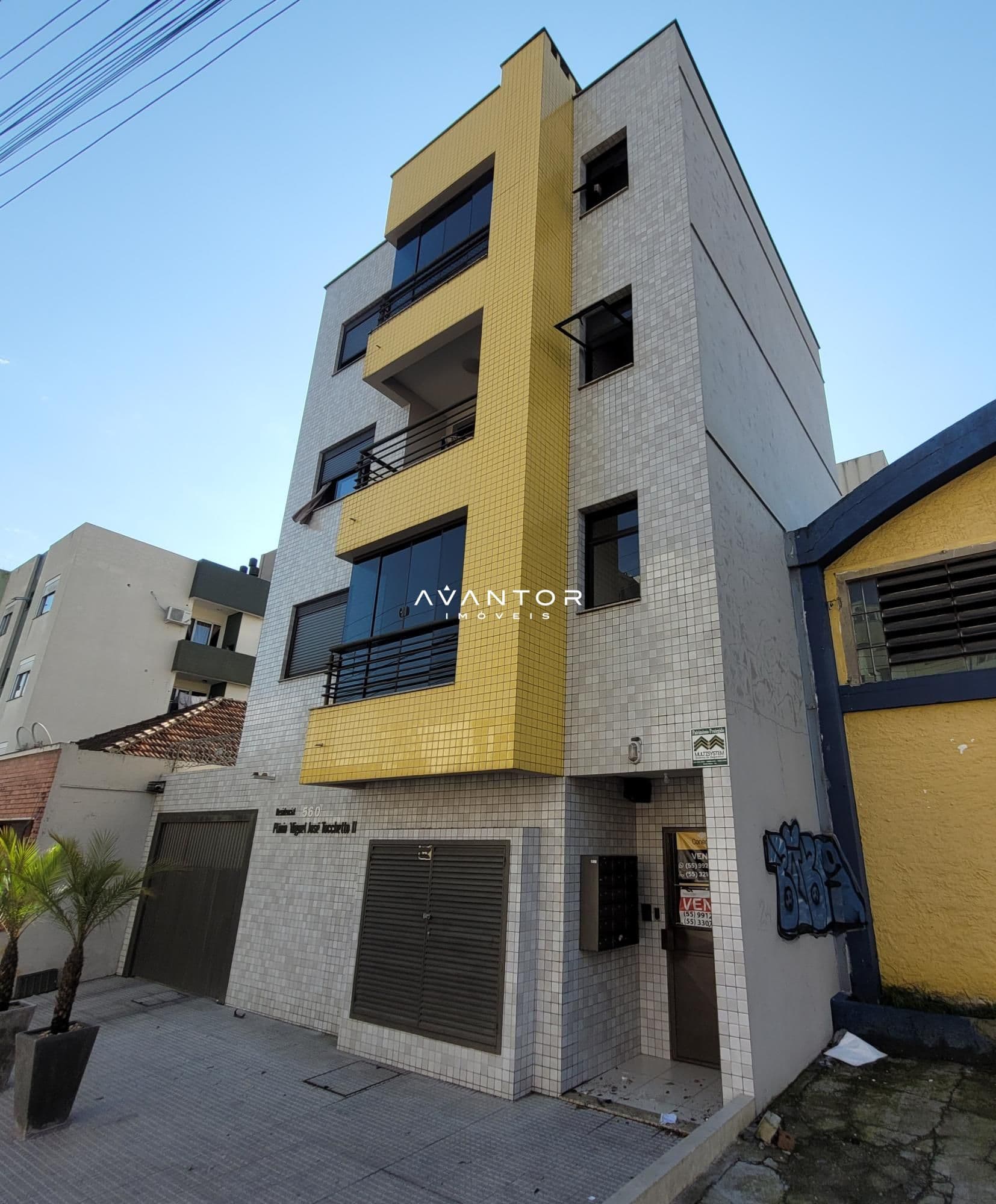 Fachada do prédio com sacadas — Apartamento com 1 quarto à venda em Nossa Senhora do Rosário, Santa Maria/RS