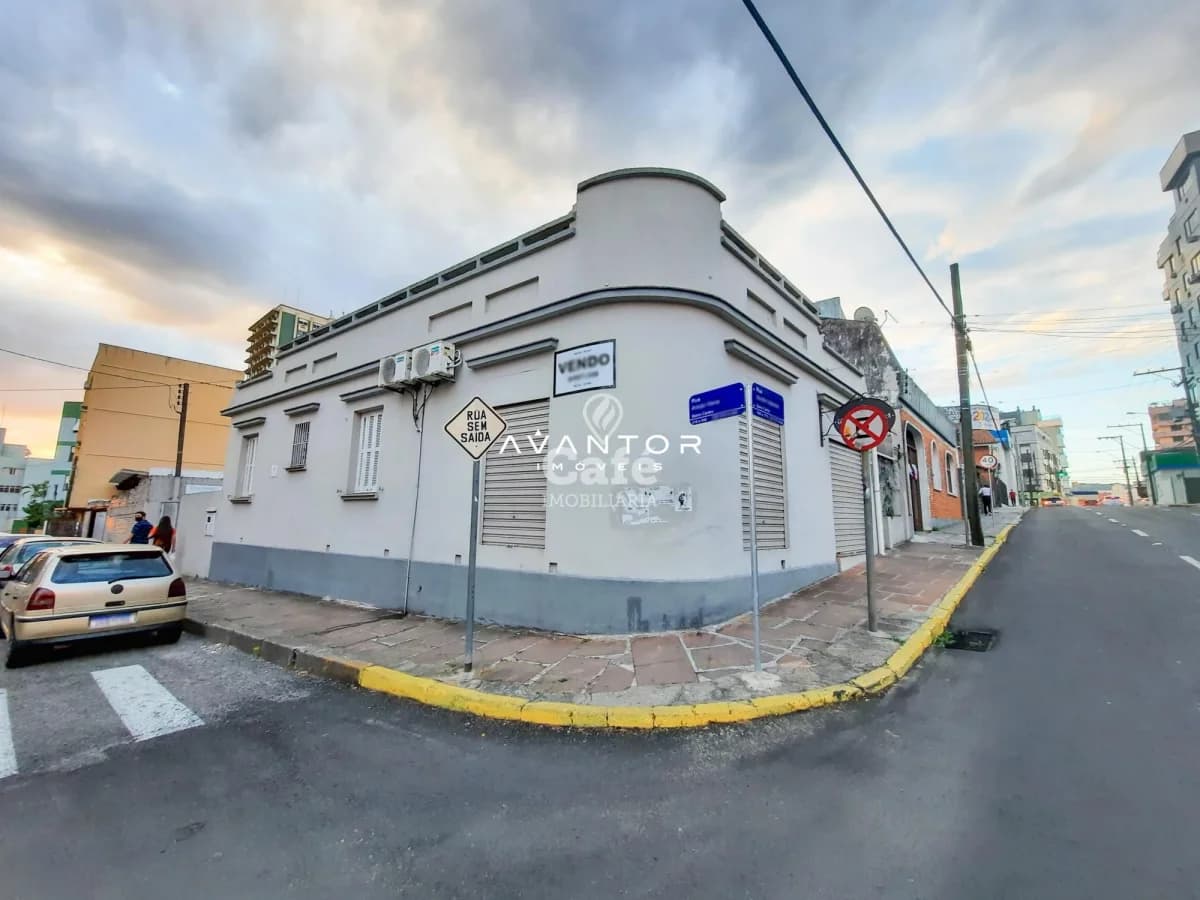 Fachada do imóvel comercial em esquina — Casa Comercial com 5 salas à venda em Centro, Santa Maria/RS