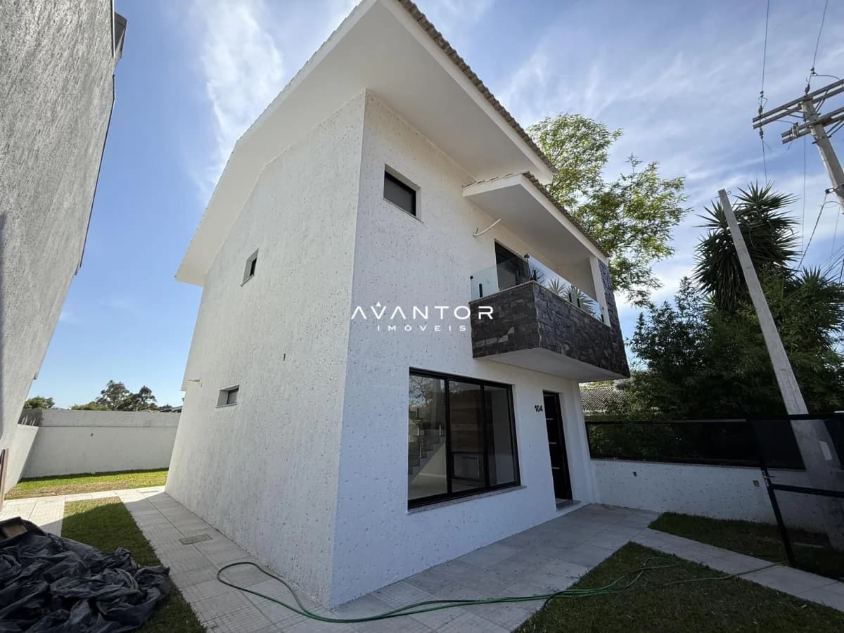 Fachada da casa com dois pavimentos — Casa com 3 quartos à venda em Diácono João Luiz Pozzobon, Santa Maria/RS