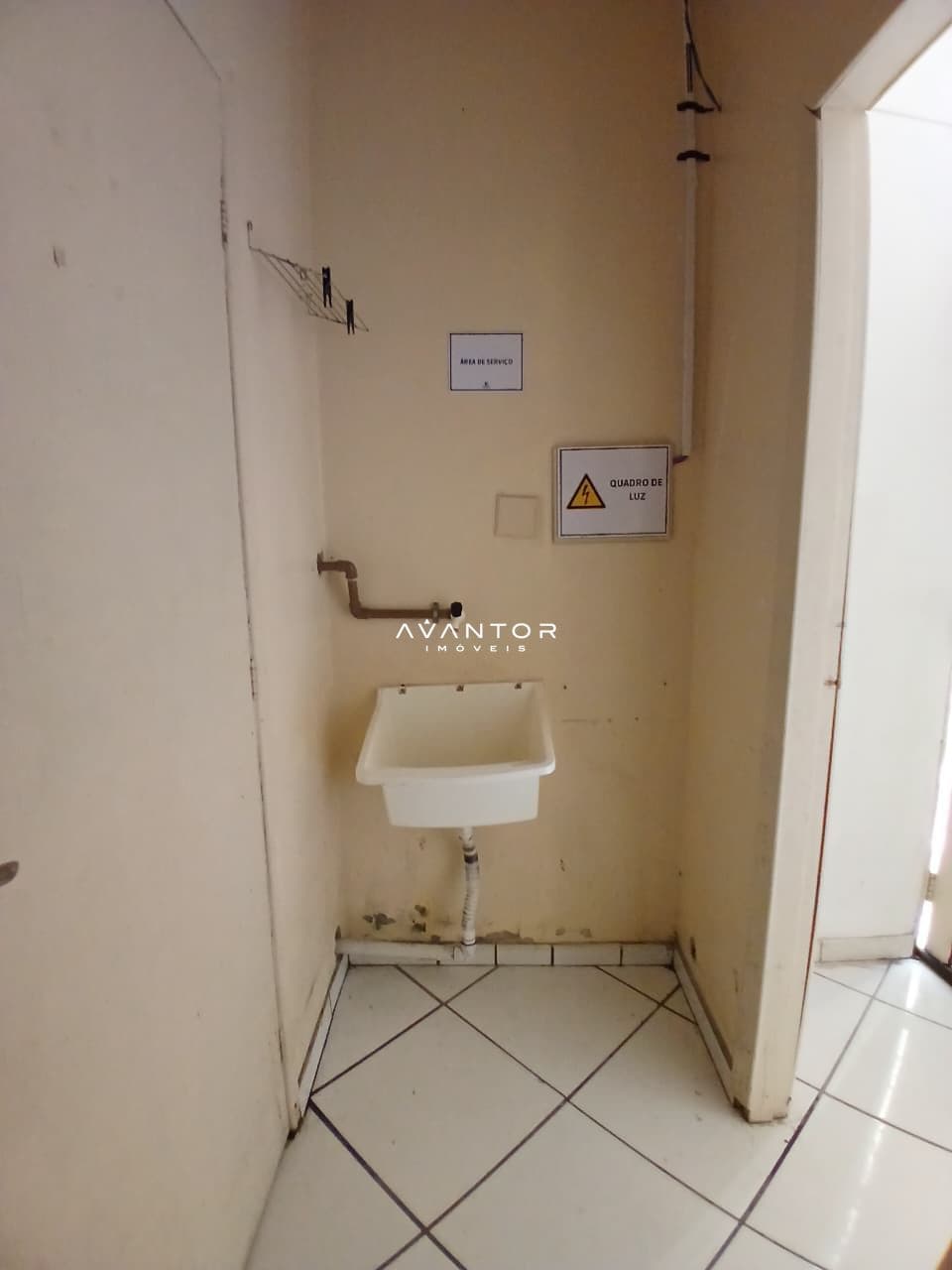 Sala Comercial com 3 salas para alugar em Nossa Senhora do Rosário, Santa Maria/RS — foto 11 de 12