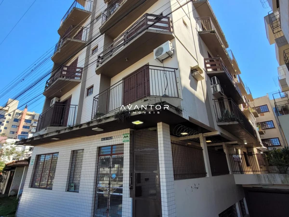 Fachada do prédio com sacadas — Apartamento com 1 quarto à venda em Nossa Senhora de Fátima, Santa Maria/RS